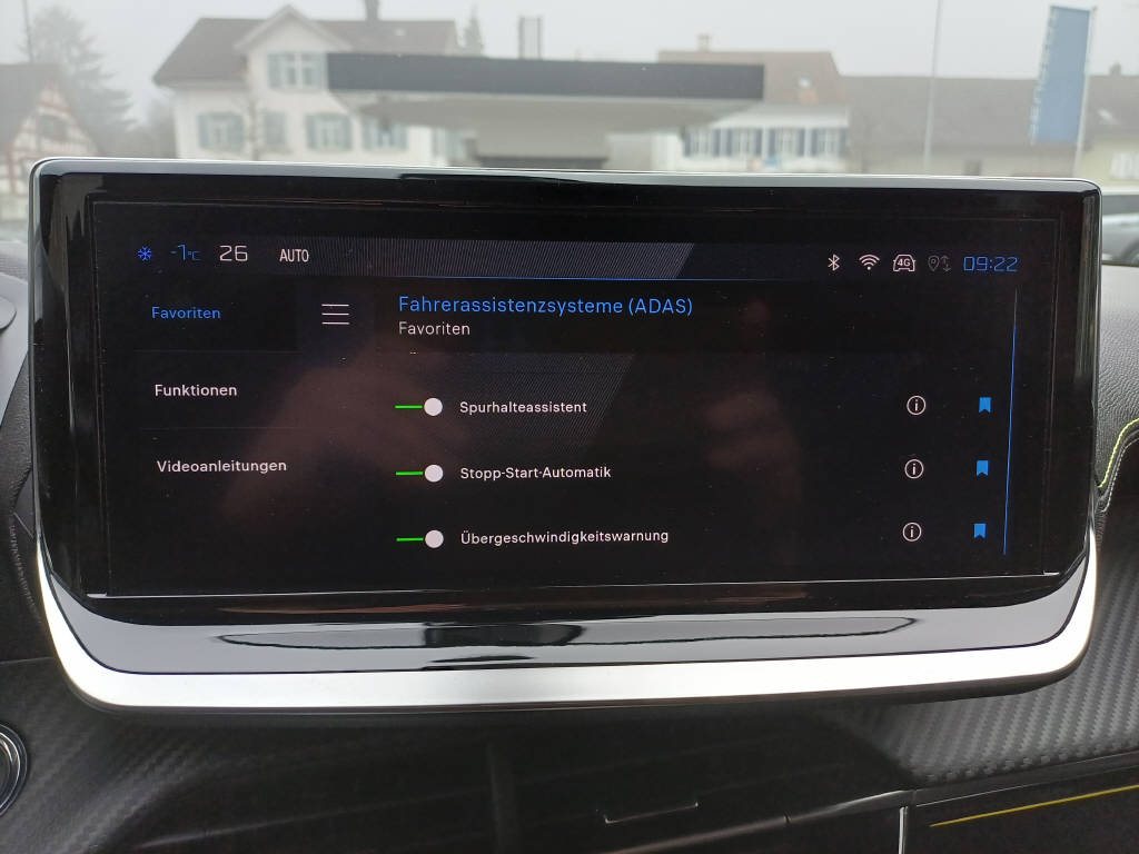 PEUGEOT 2008 1.2 Hybrid 145 GT-image-12