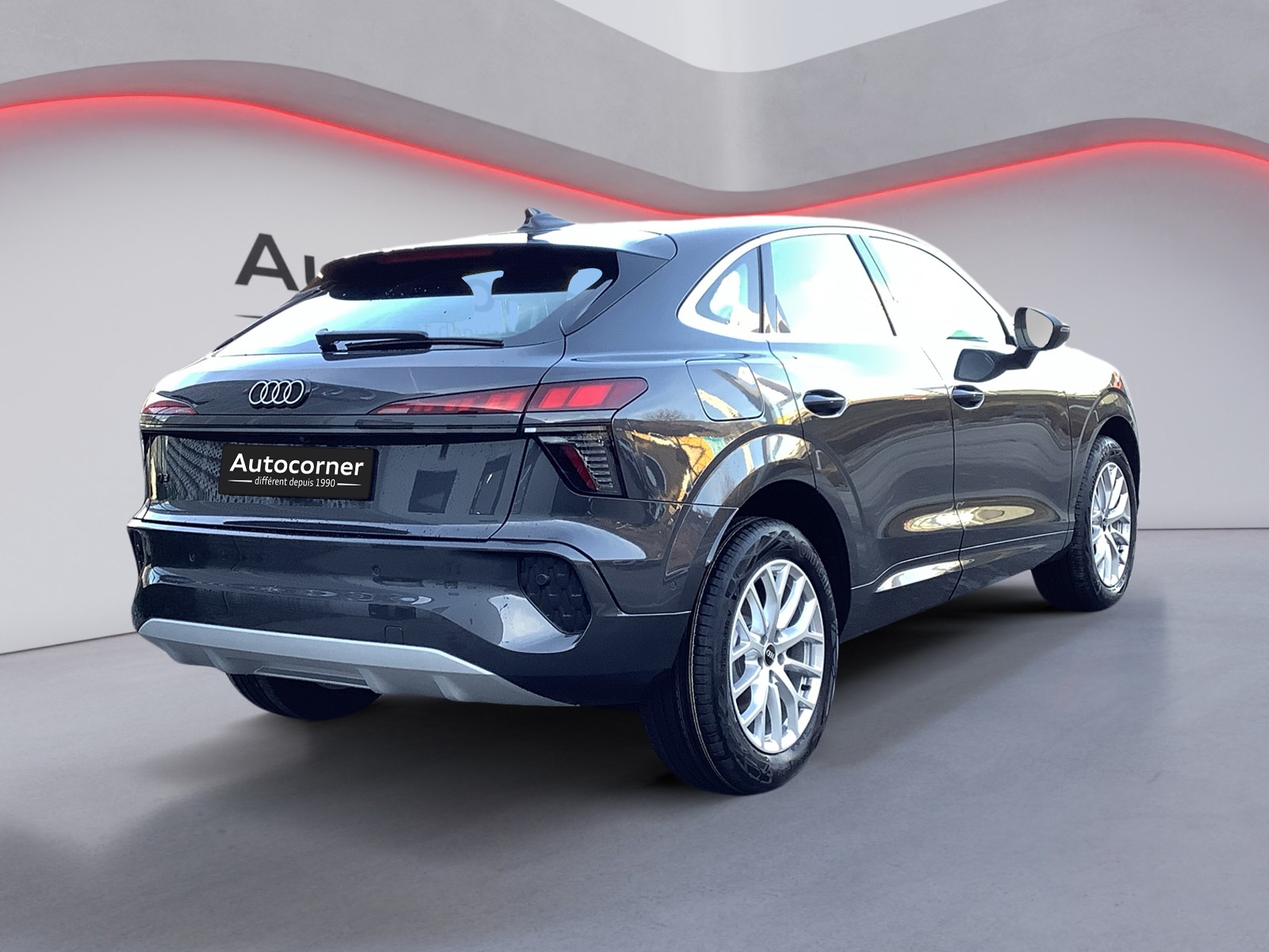 AUDI Q3 Sportback 110 kW TFSI S tronic-image-4