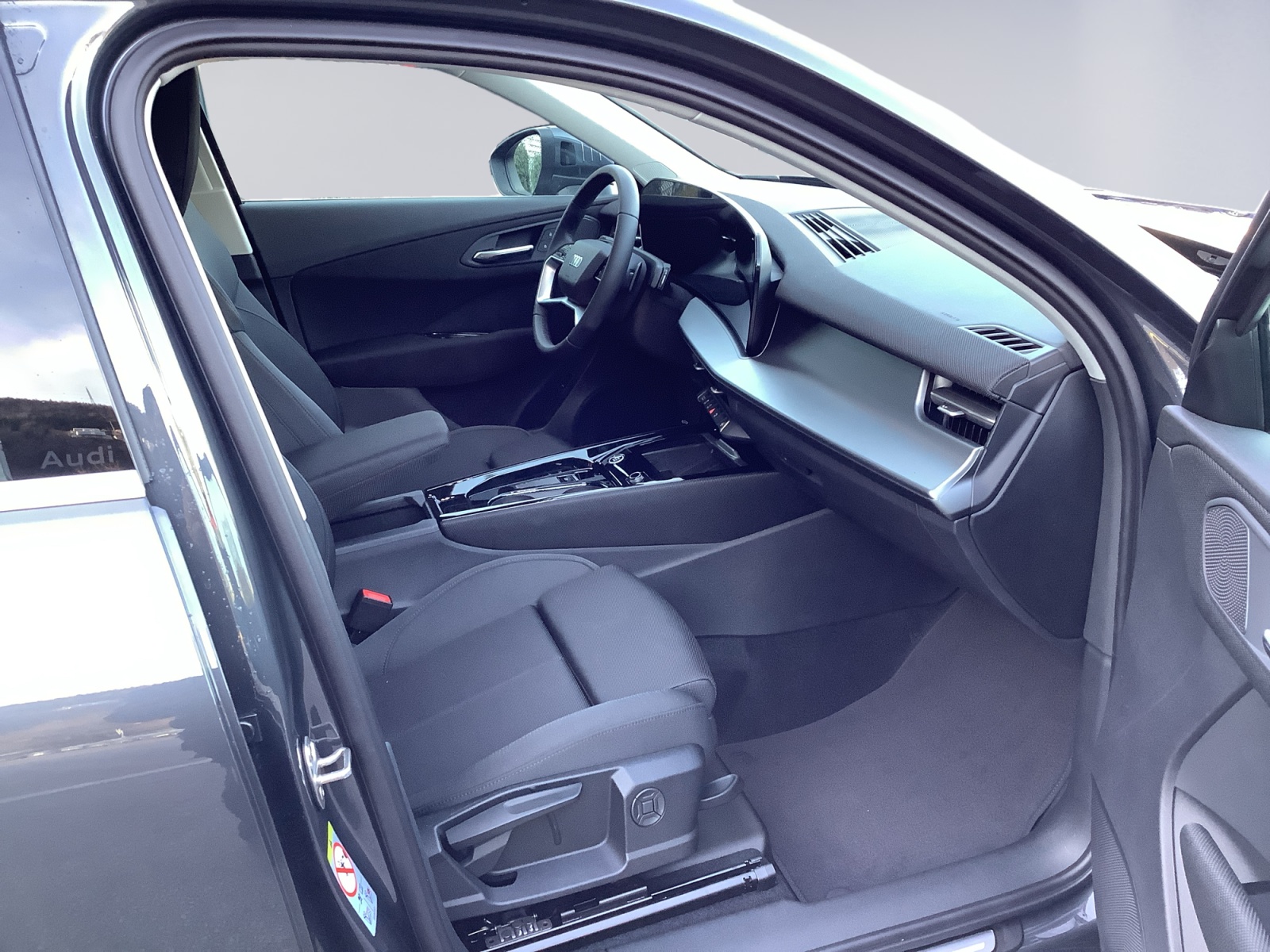 AUDI Q3 Sportback 110 kW TFSI S tronic-image-14