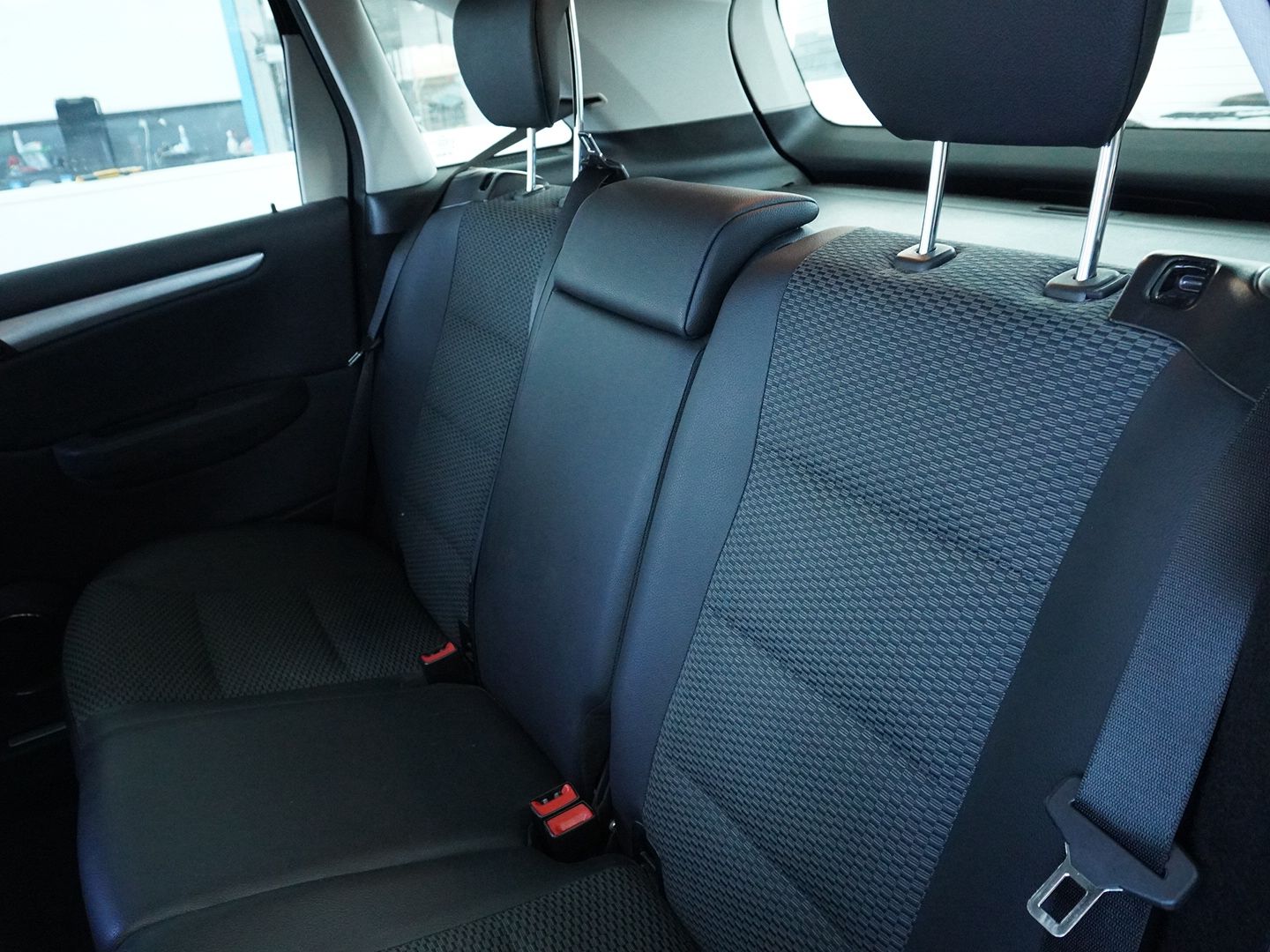 MERCEDES-BENZ B 180 Selection Autotronic-image-4