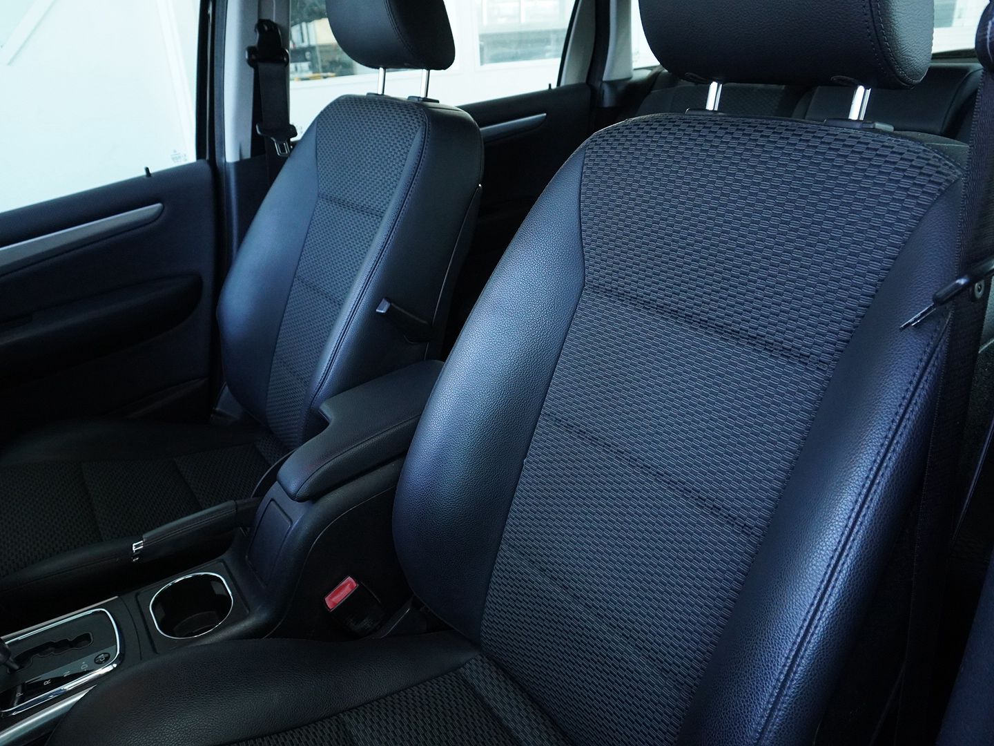 MERCEDES-BENZ B 180 Selection Autotronic-image-3