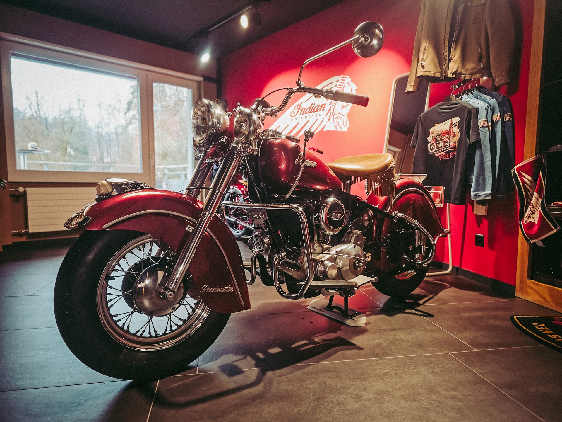 INDIAN CHIEF-showroom-element-1