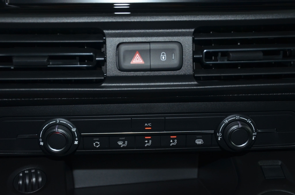 TOYOTA Proace City Van EV Advanced Long L2-image-18