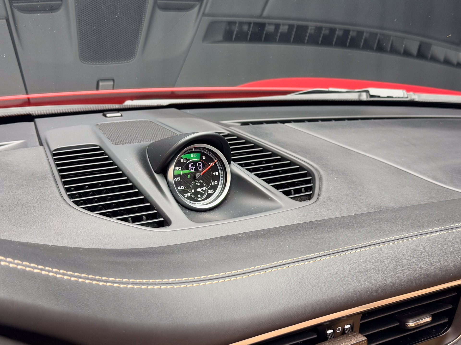 PORSCHE 911 Targa 4 GTS PDK-image-12