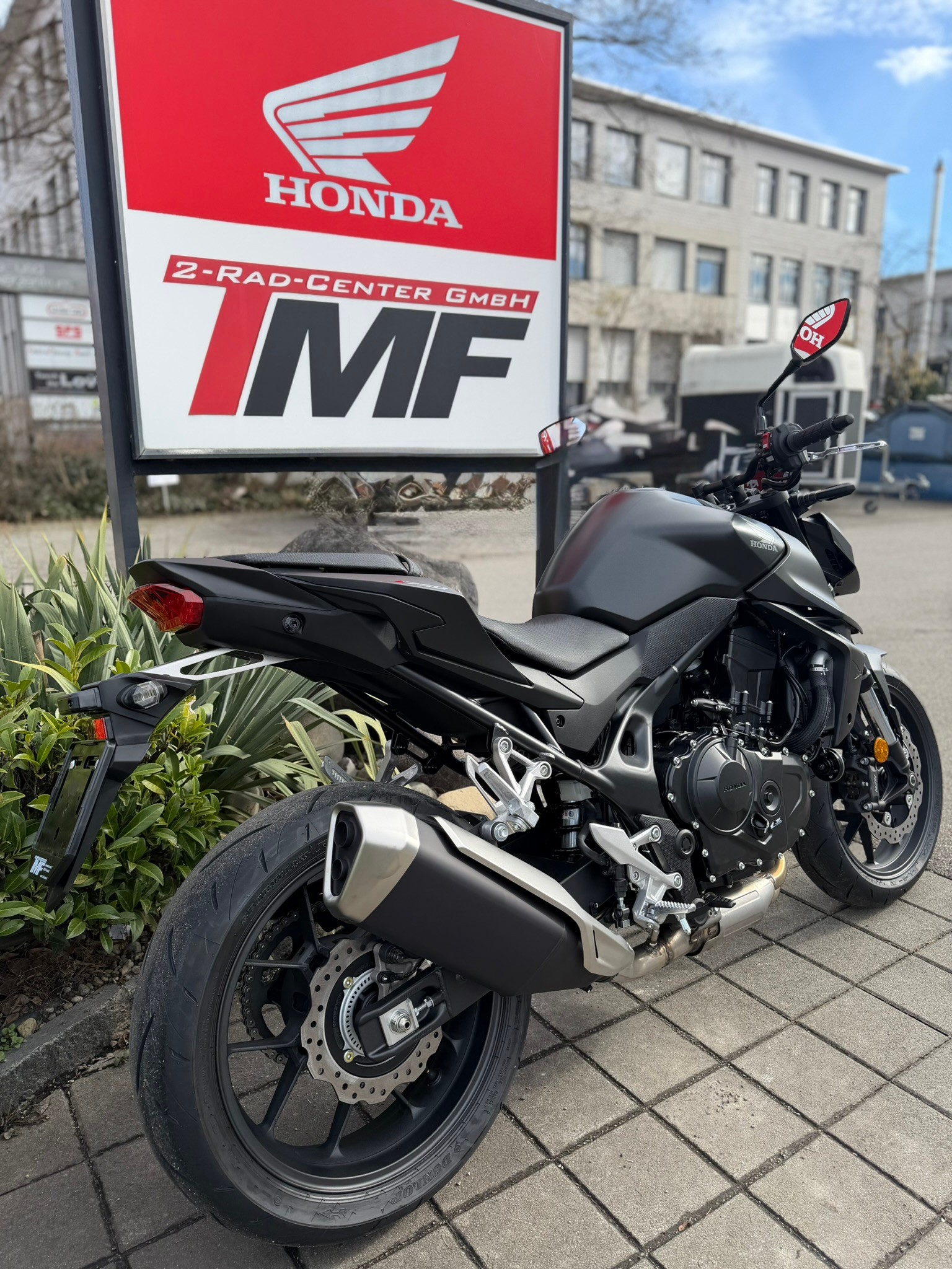 HONDA CB 750 Hornet-showroom-element-2