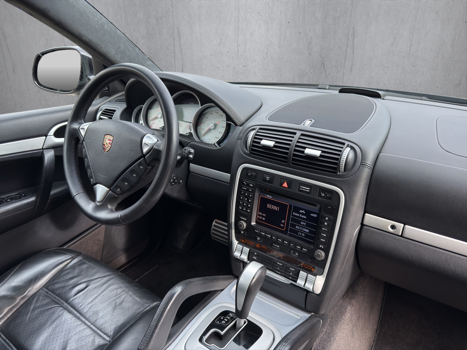 PORSCHE Cayenne Turbo S-image-12