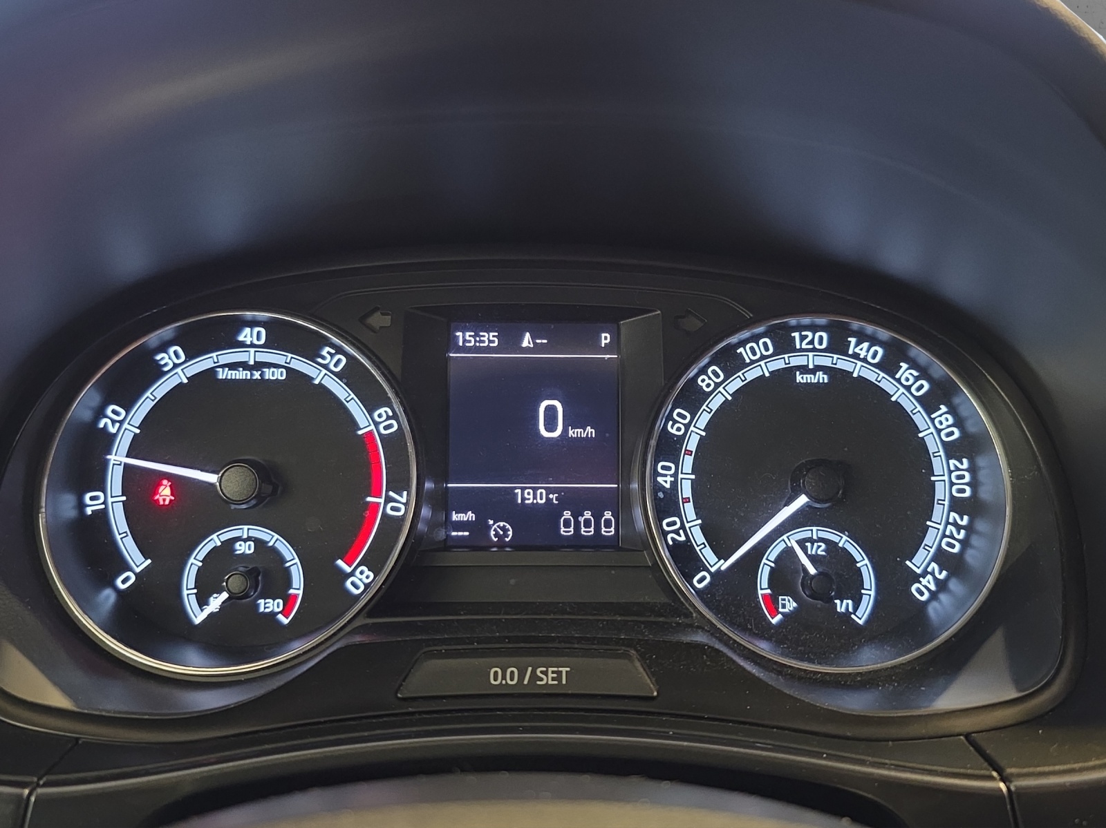 SKODA Fabia Combi 1.0 TSI Clever DSG-image-9