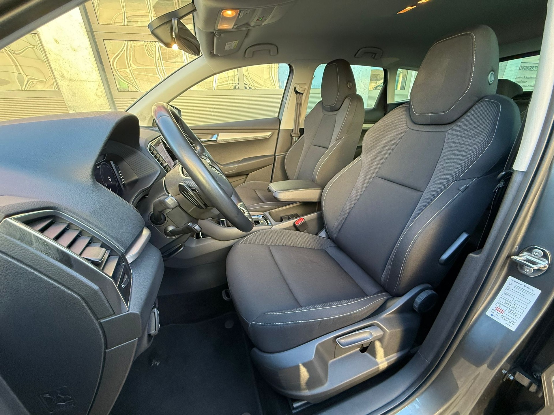 SKODA Karoq 2.0 TDI CR Ambition 4x4 DSG-image-9