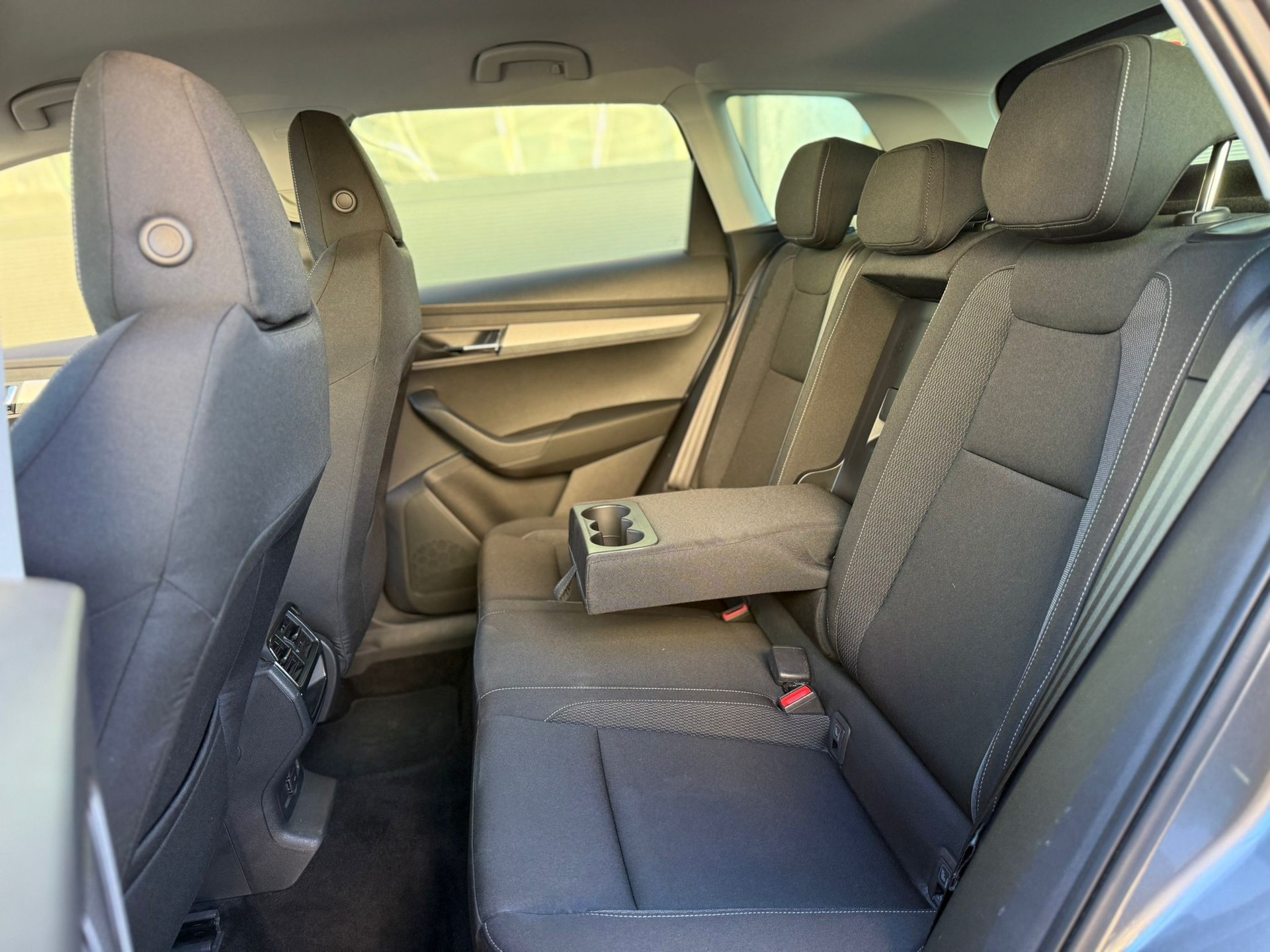 SKODA Karoq 2.0 TDI CR Ambition 4x4 DSG-image-10