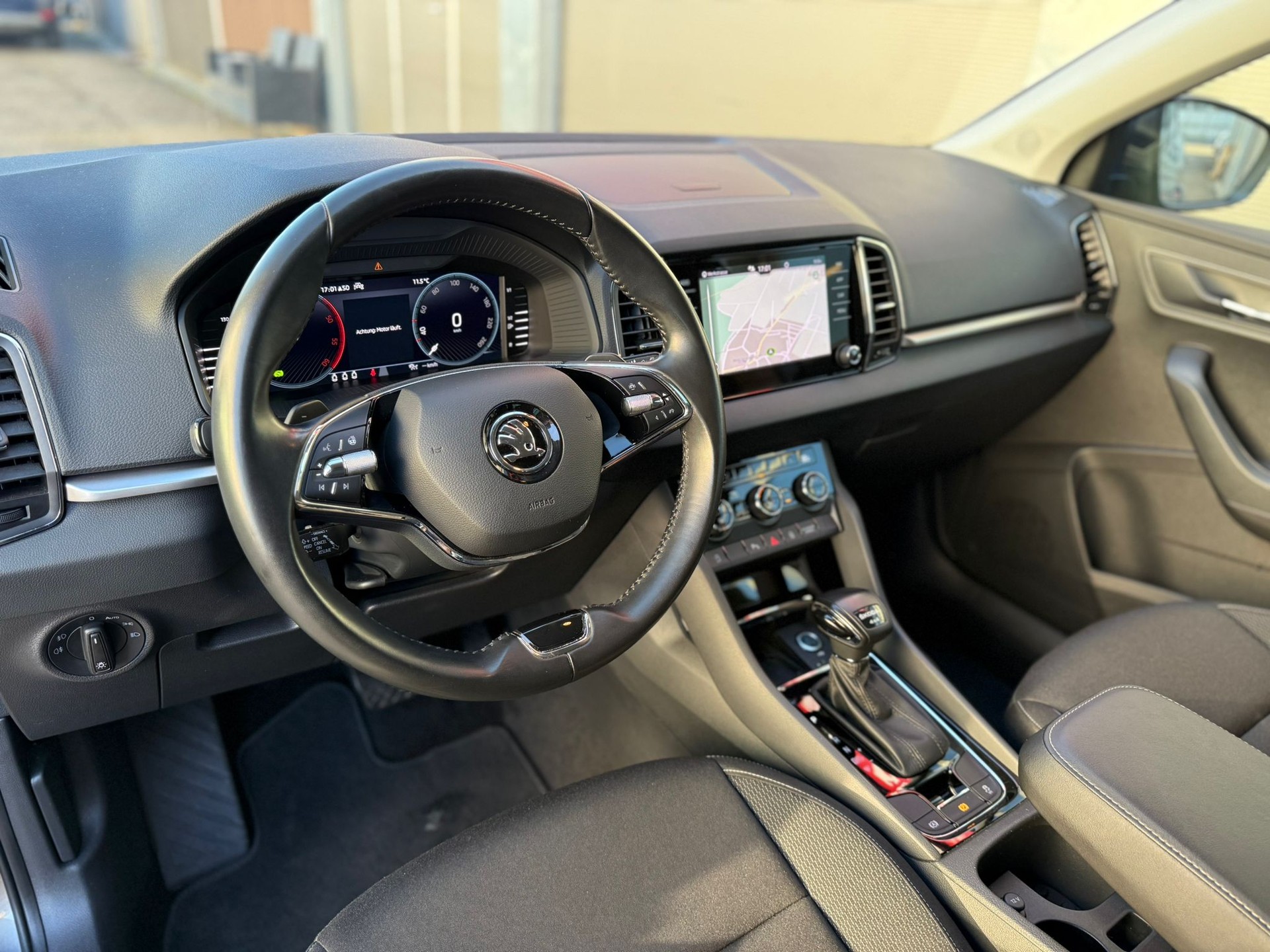 SKODA Karoq 2.0 TDI CR Ambition 4x4 DSG-image-11