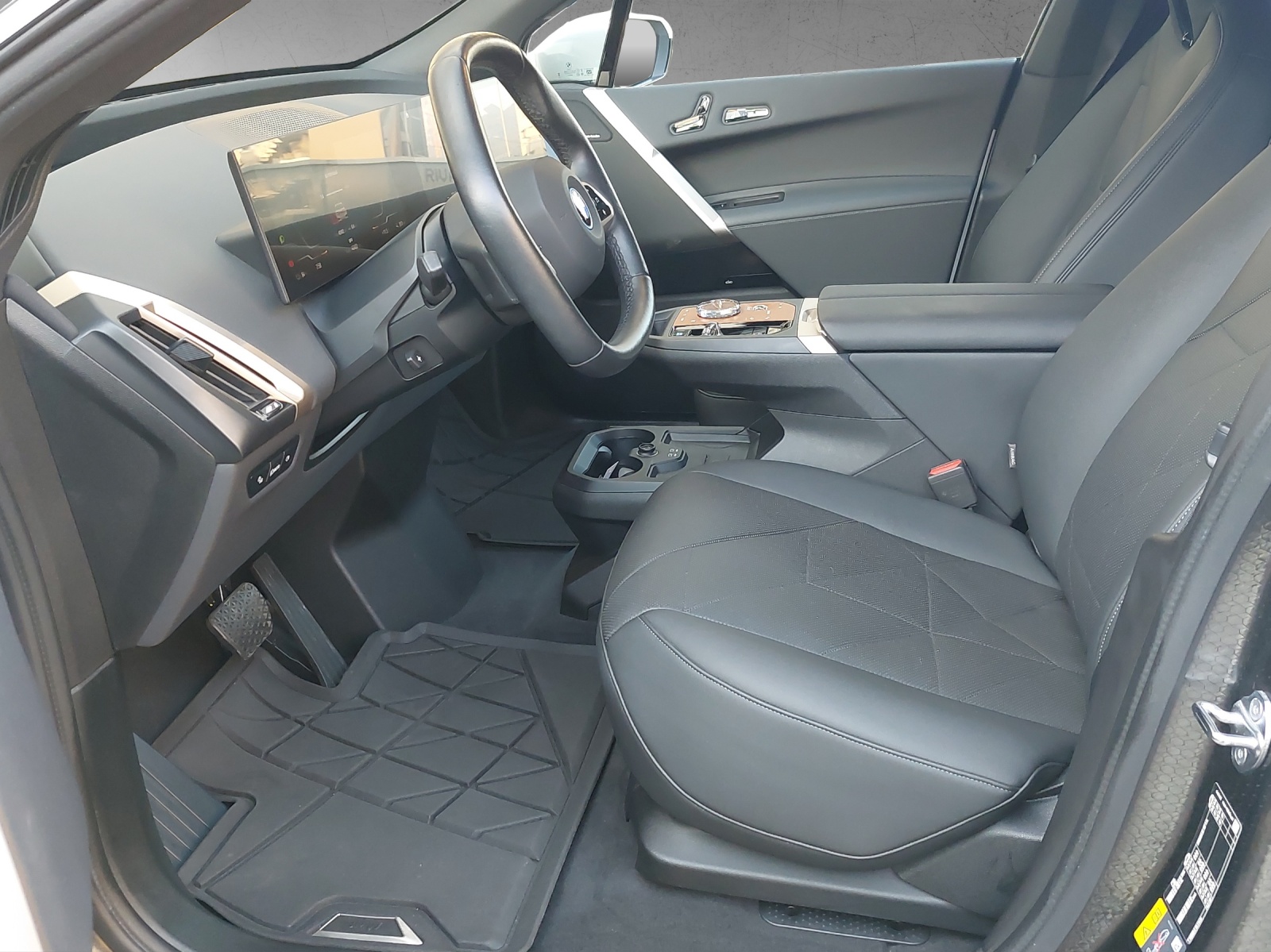 BMW iX xDrive40 Launch Edition-image-15
