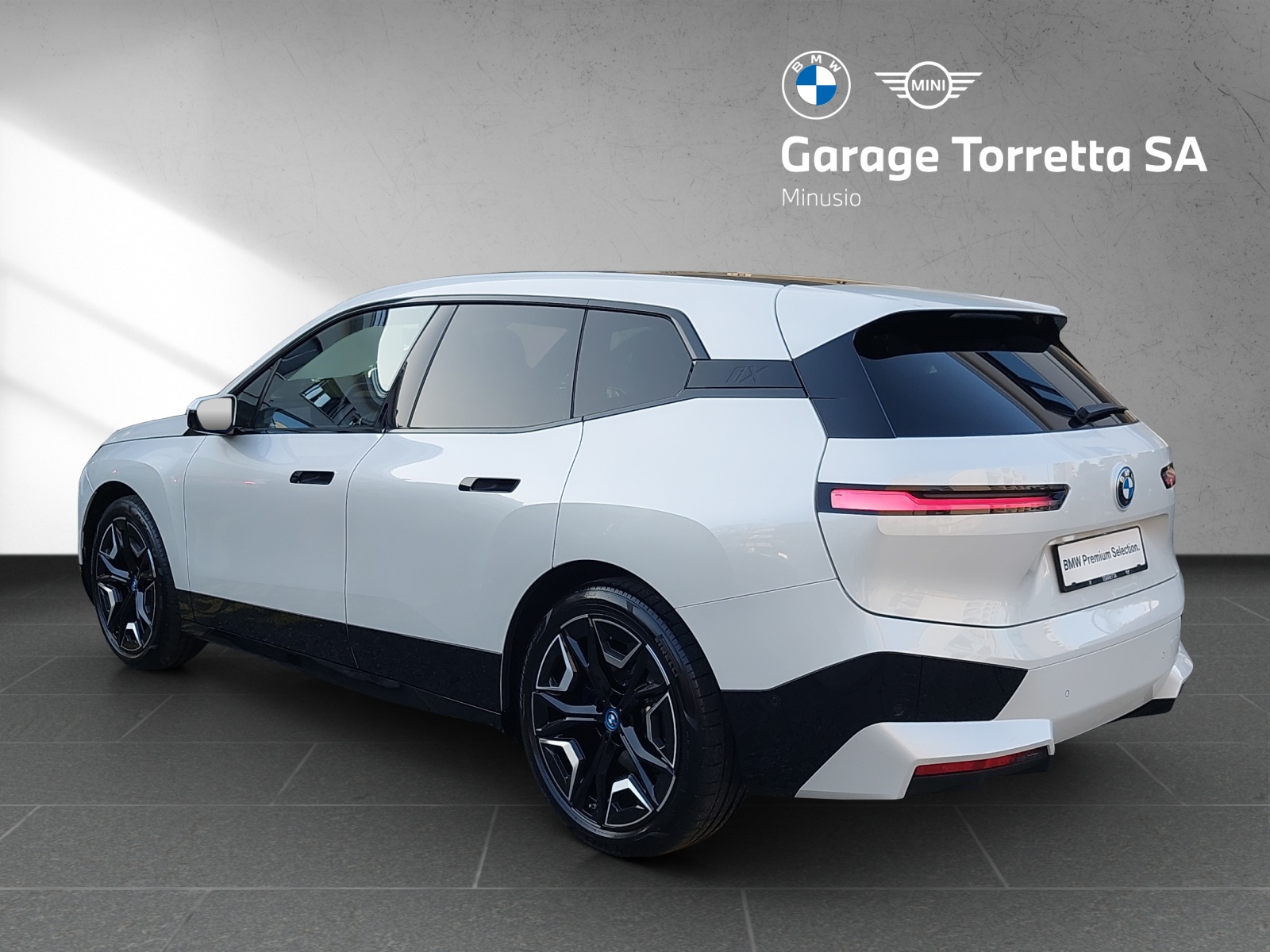 BMW iX xDrive40 Launch Edition-image-2
