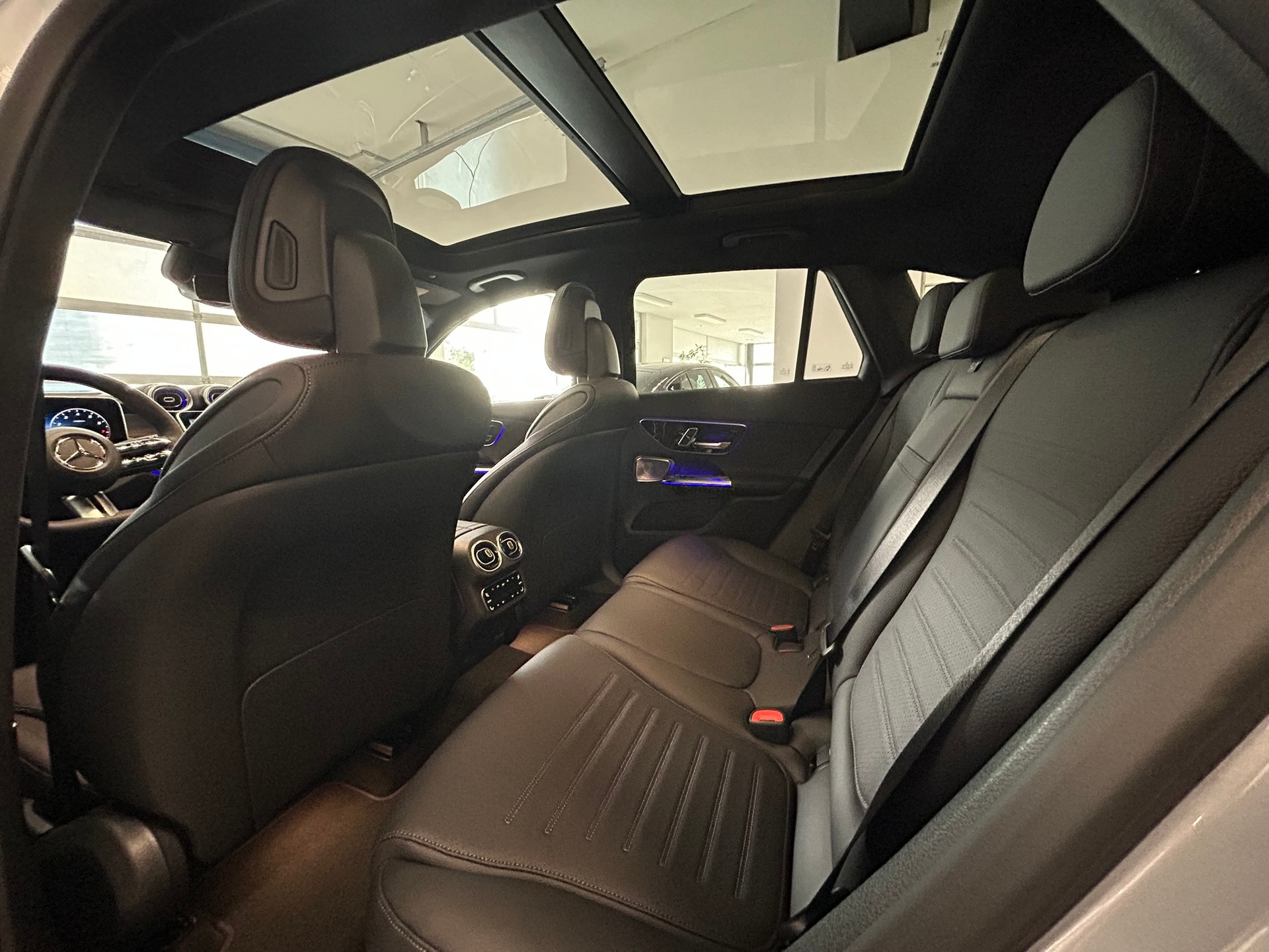 MERCEDES-BENZ GLC 300 4Matic 9G-Tronic-image-12