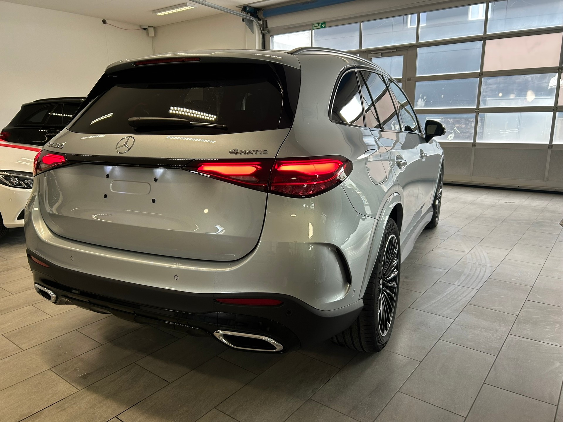 MERCEDES-BENZ GLC 300 4Matic 9G-Tronic-image-5