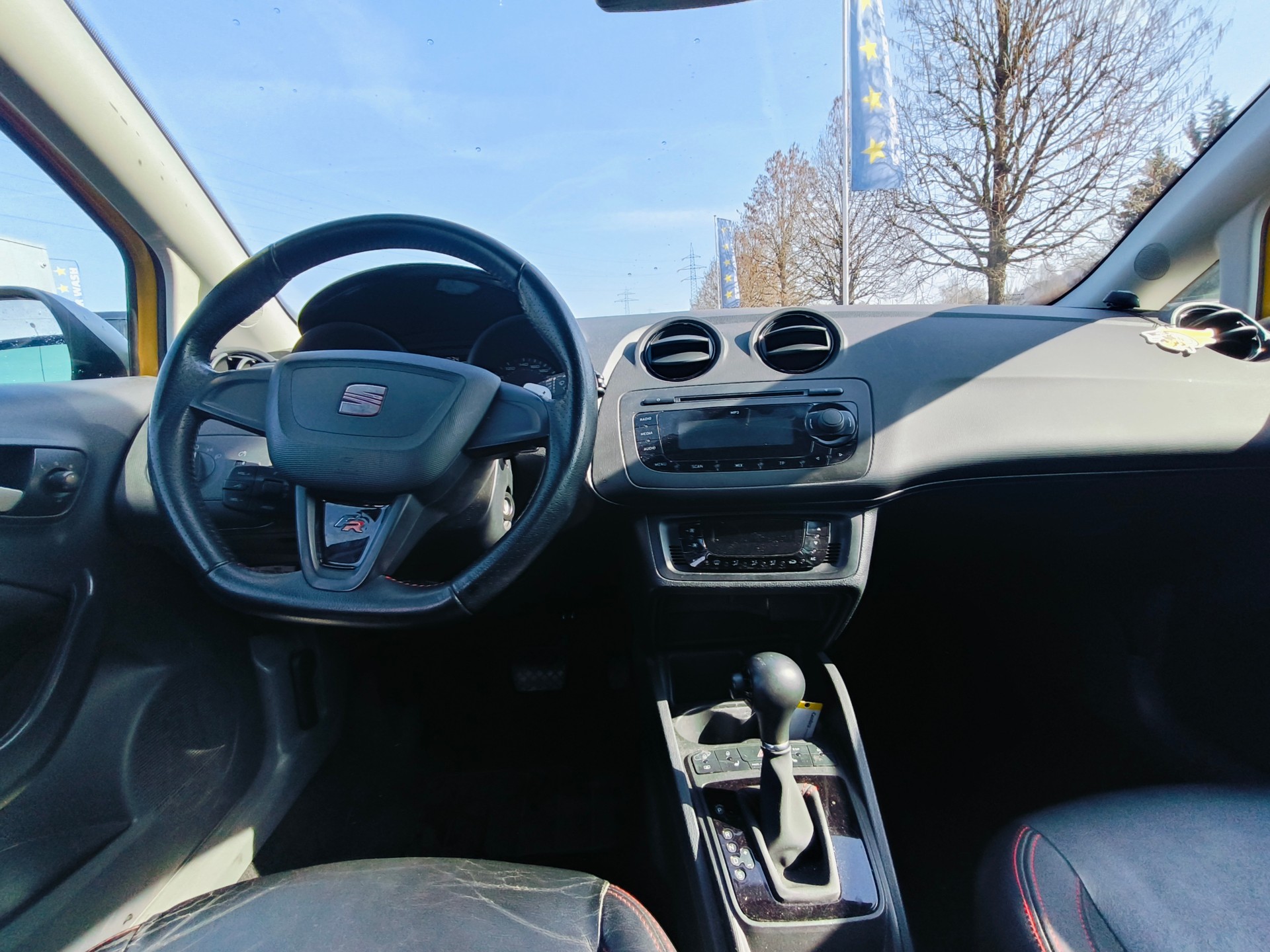 SEAT Ibiza SC 1.4 TSI FR DSG-image-10