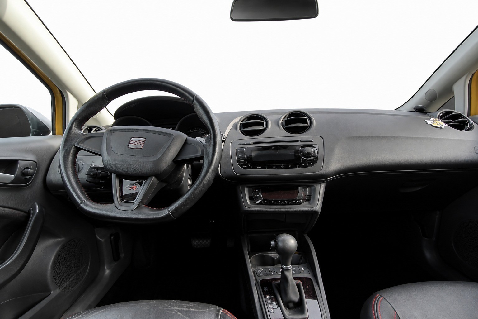 SEAT Ibiza SC 1.4 TSI FR DSG-image-8