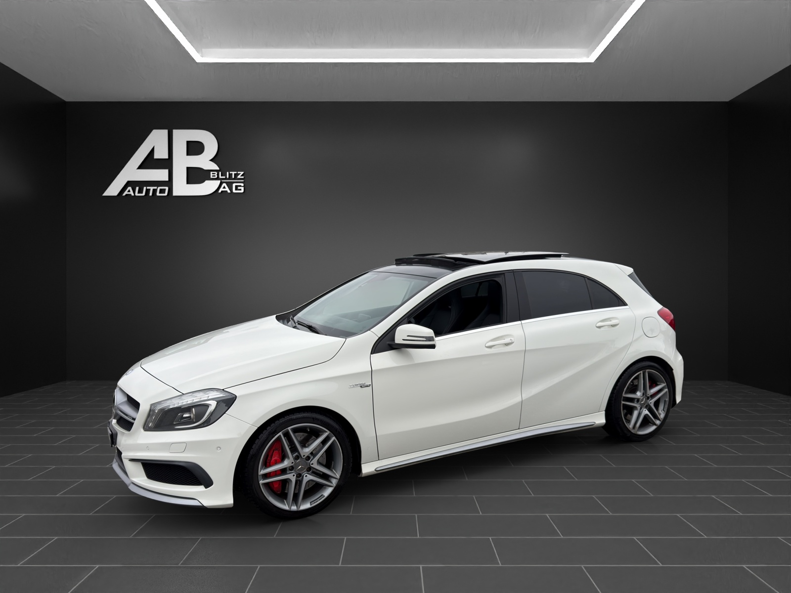 MERCEDES-BENZ A 45 AMG 4Matic Speedshift 7G-DCT * Perlmuttweiss *-image-1