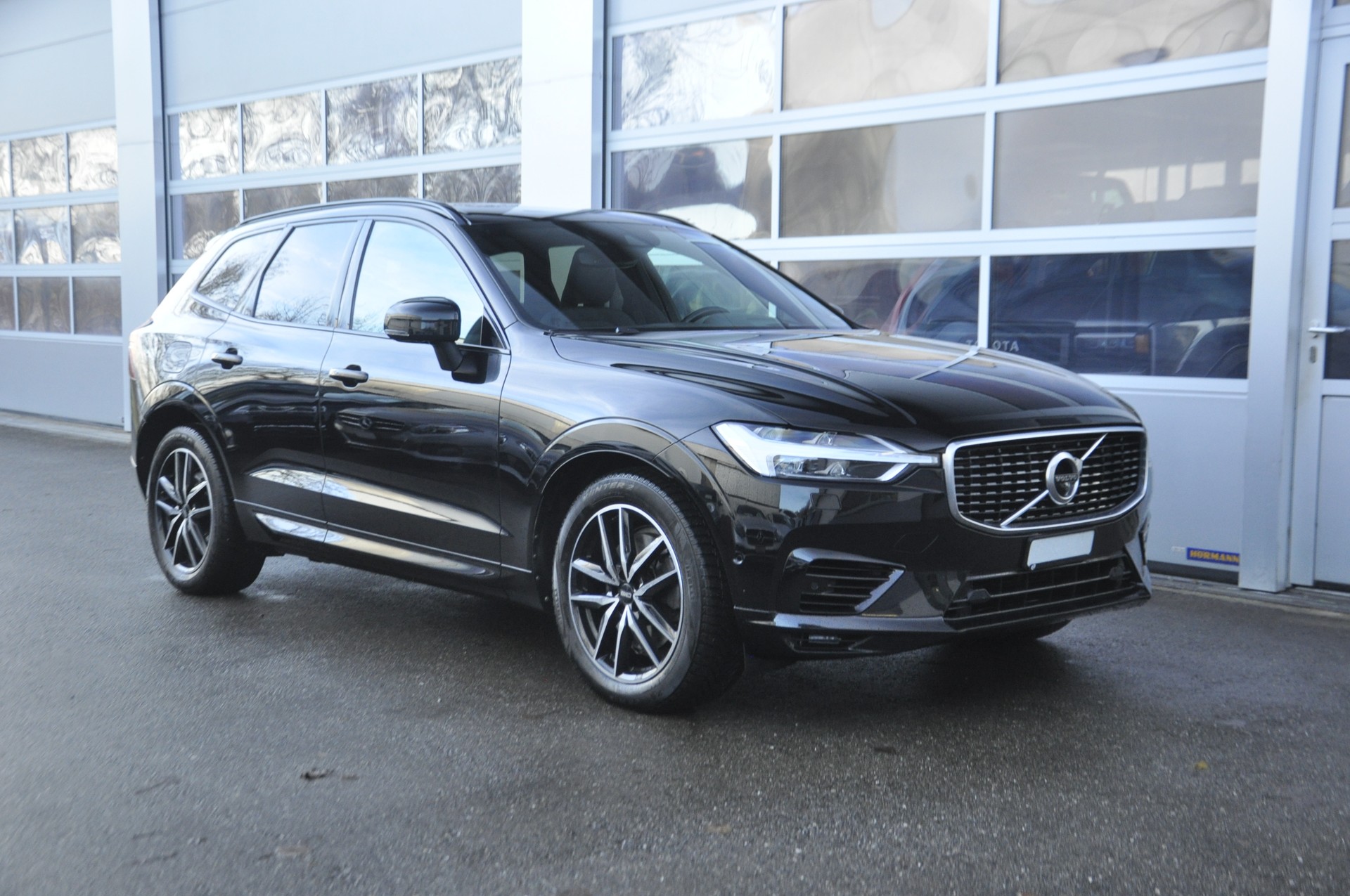VOLVO XC60 T8 eAWD R-Design Geartronic-image-0