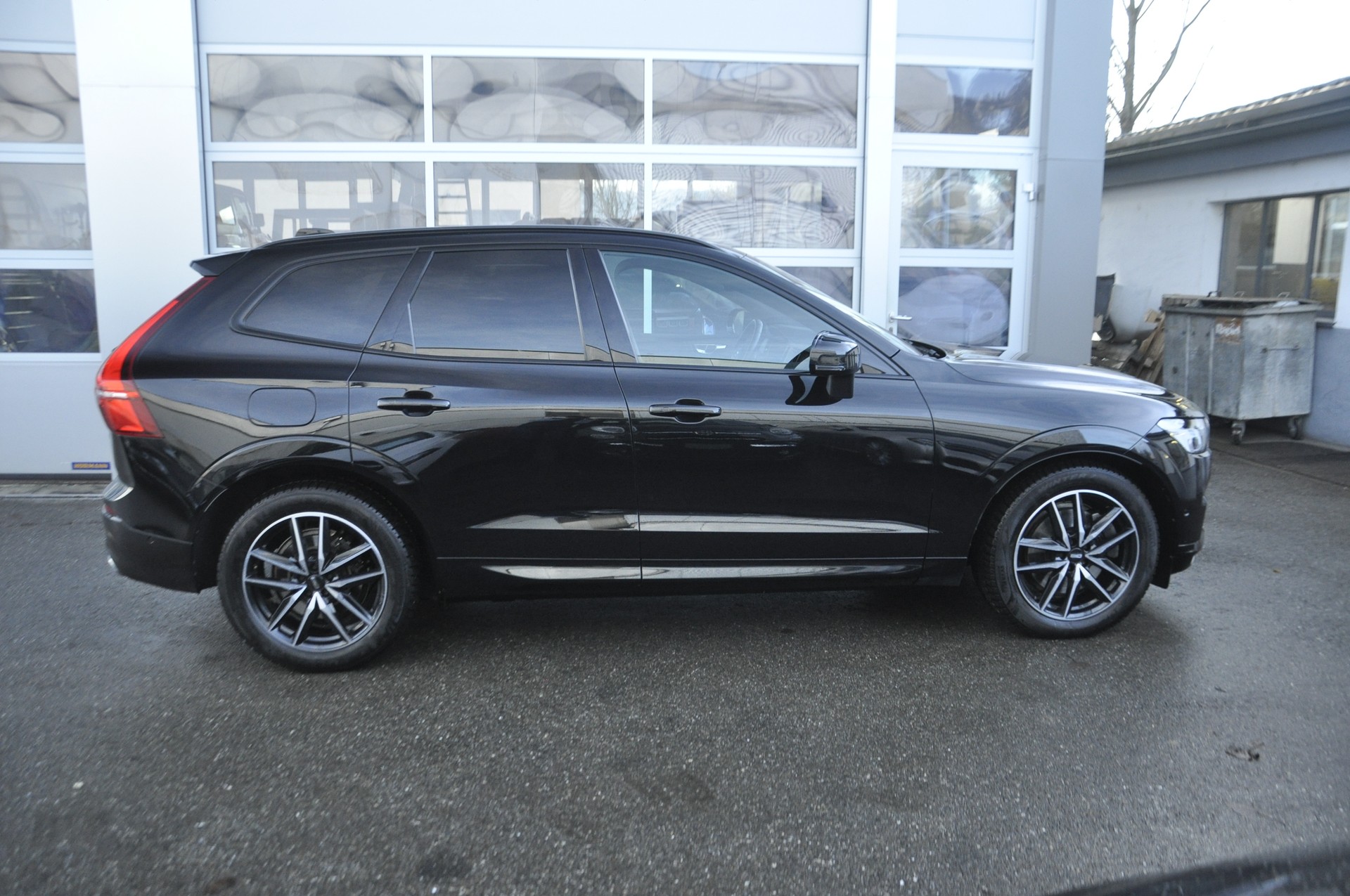 VOLVO XC60 T8 eAWD R-Design Geartronic-image-1