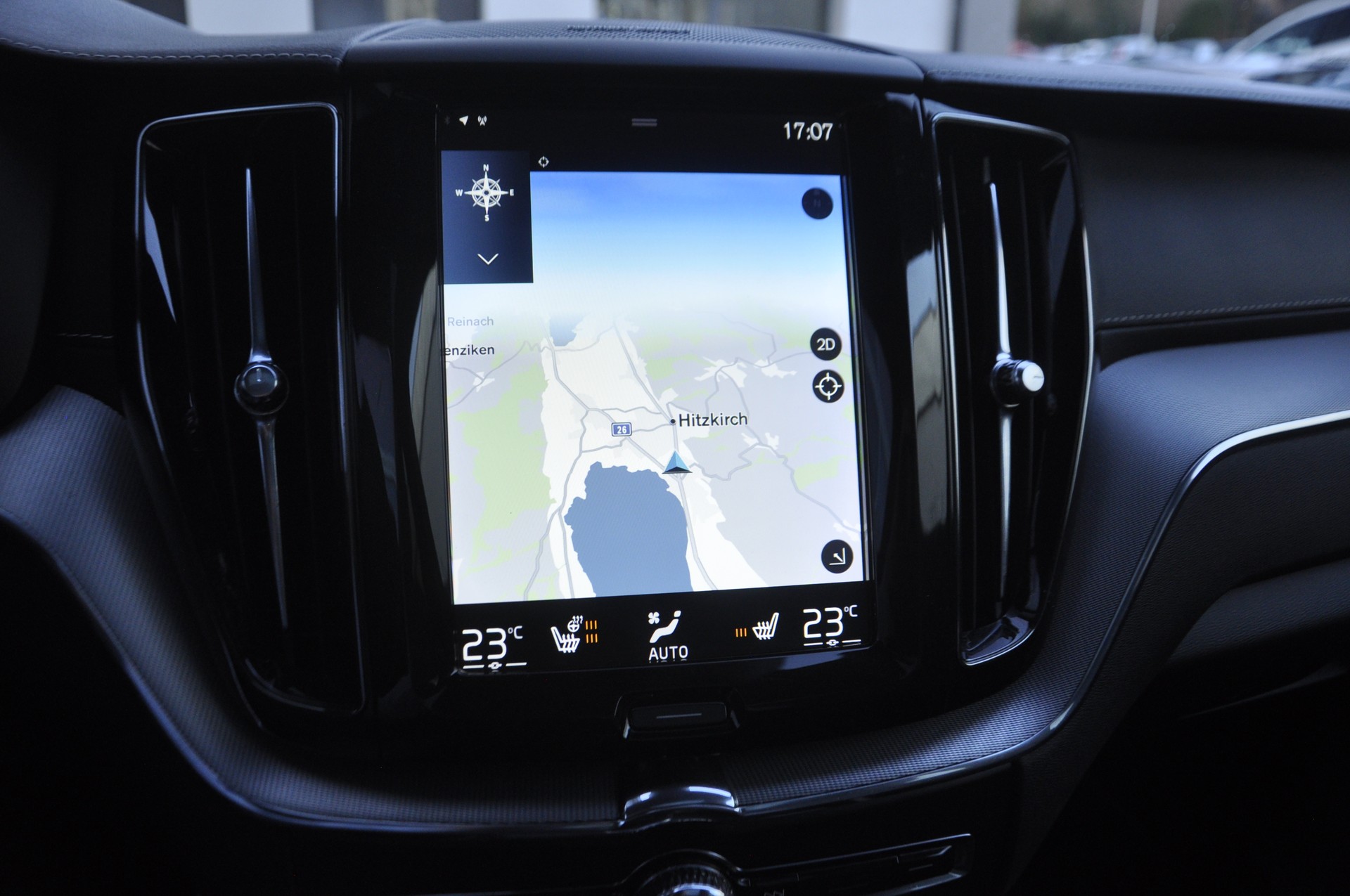VOLVO XC60 T8 eAWD R-Design Geartronic-image-12