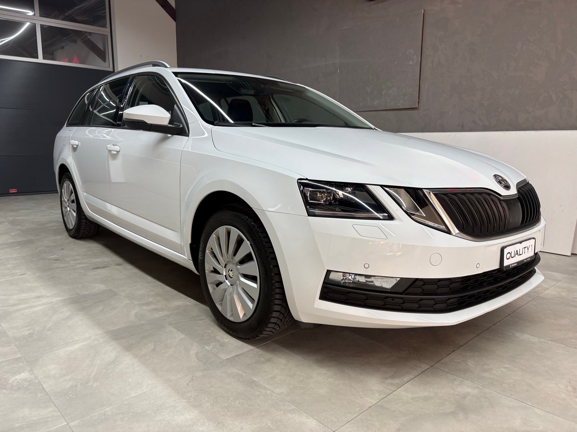 SKODA Octavia Combi 2.0 TDI Ambition DSG-image-3