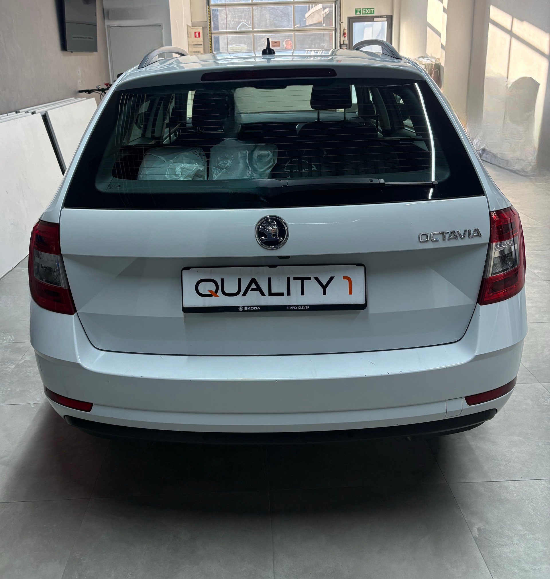 SKODA Octavia Combi 2.0 TDI Ambition DSG-image-6