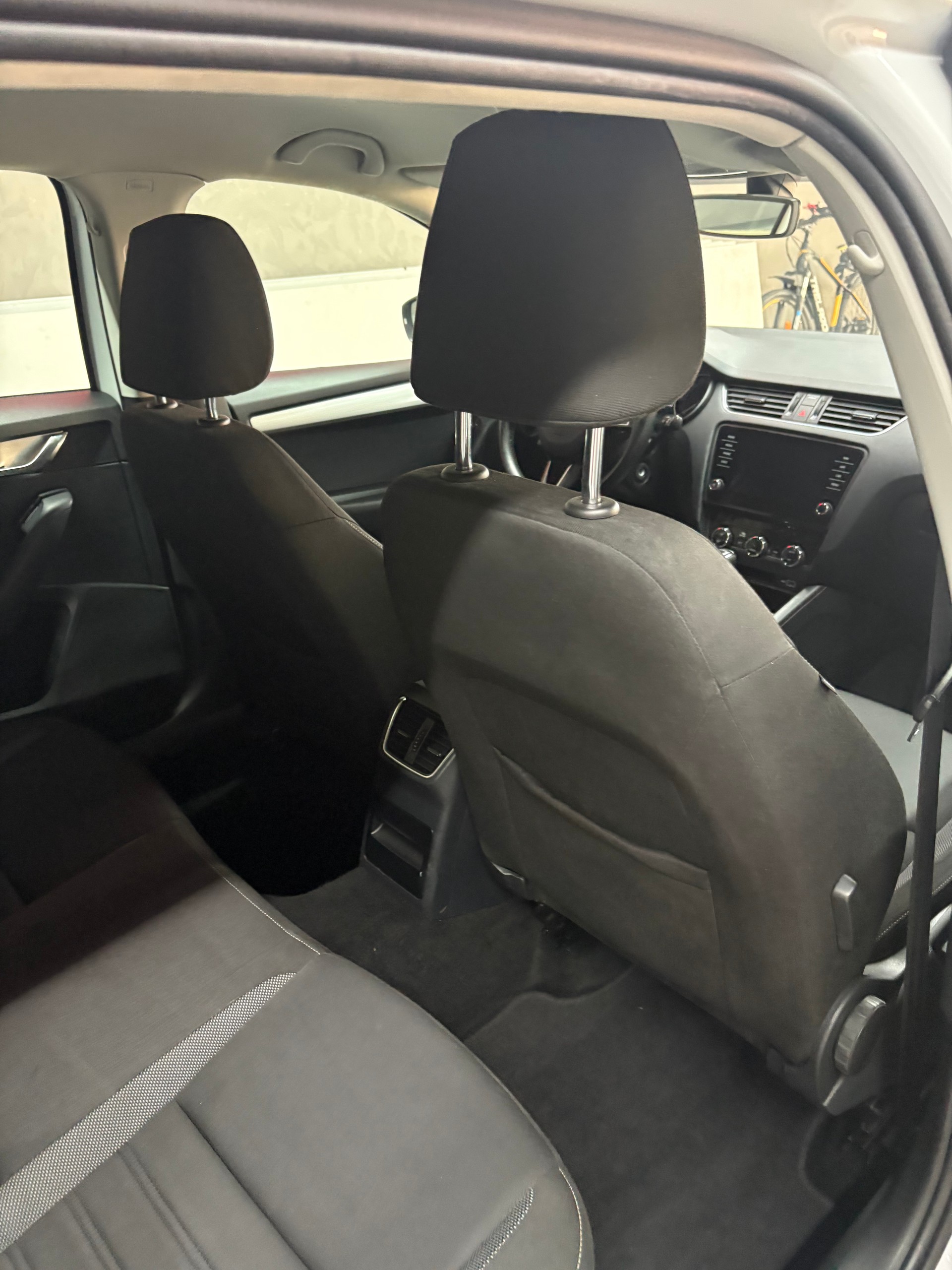 SKODA Octavia Combi 2.0 TDI Ambition DSG-image-10