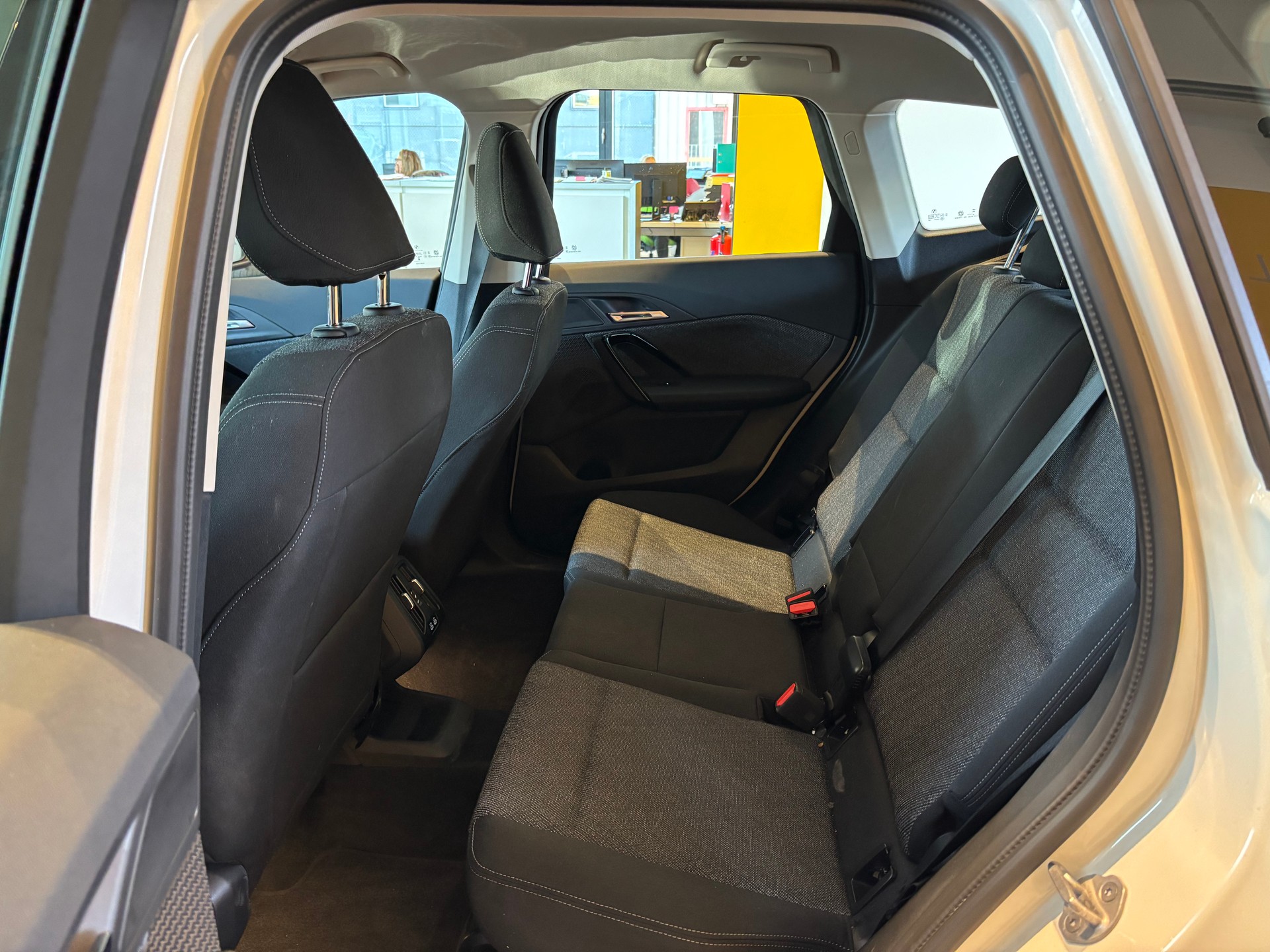 BMW X1 sDrive 18d-image-12