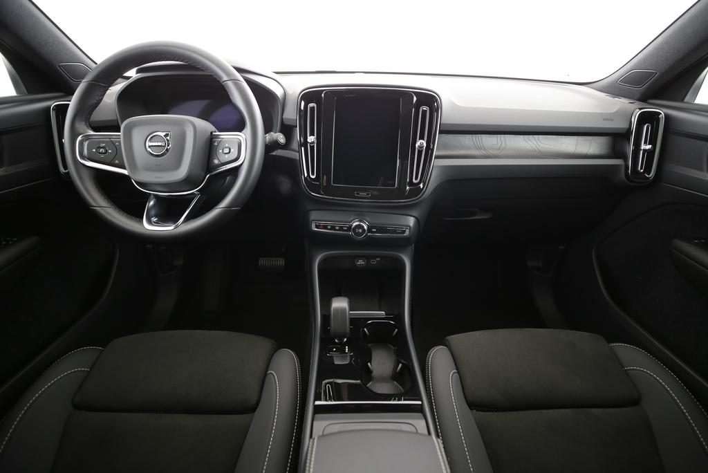 VOLVO XC40 P6 Plus-image-4