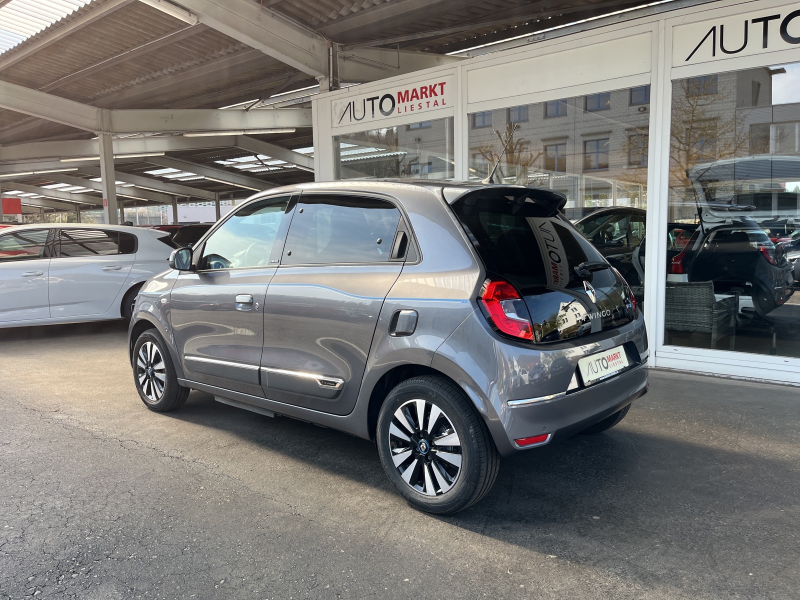 RENAULT Twingo Electric Intens-showroom-element-2