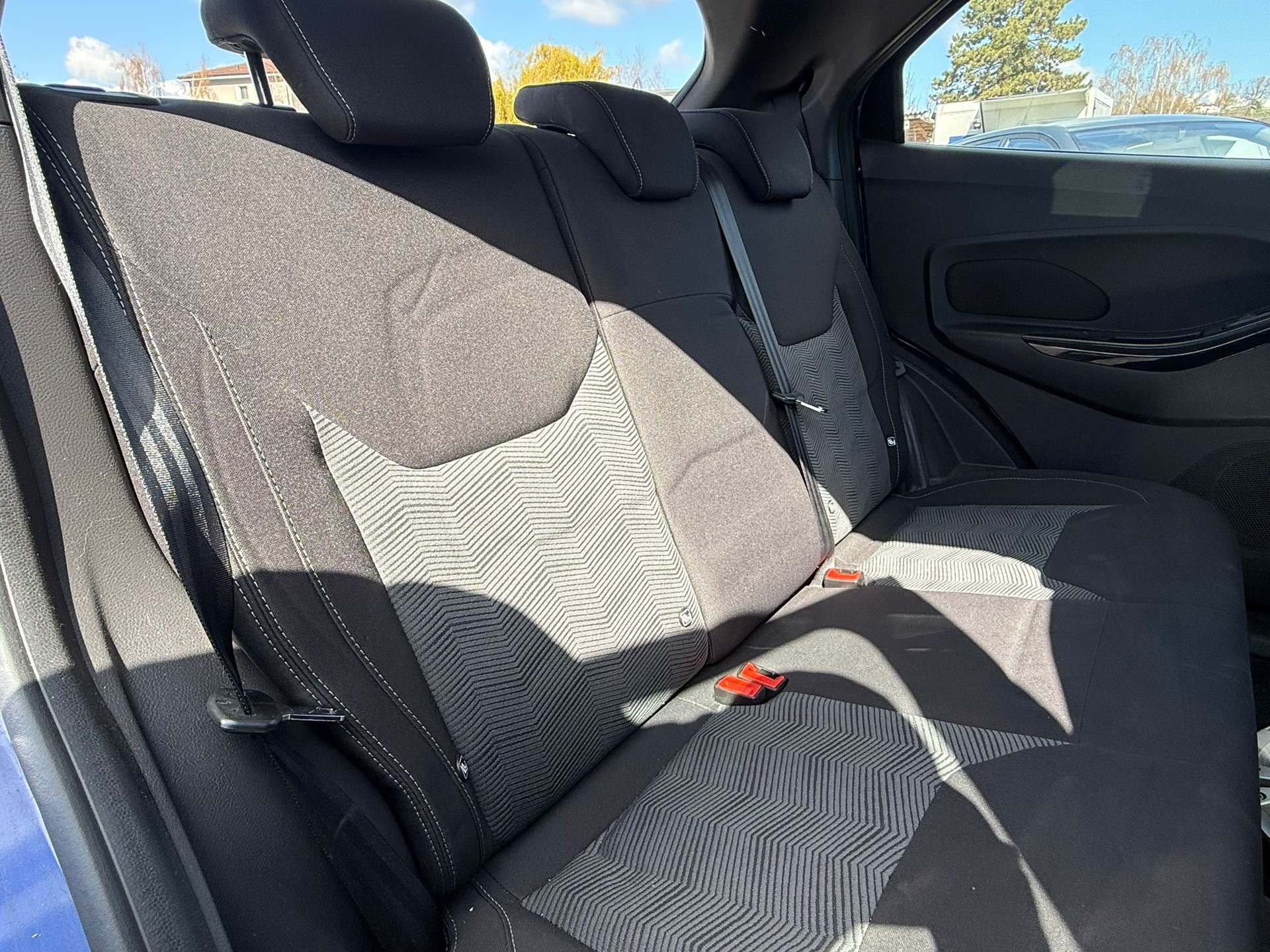 FORD KA+ 1.2 Ti-VCT Cool&Sound-image-10