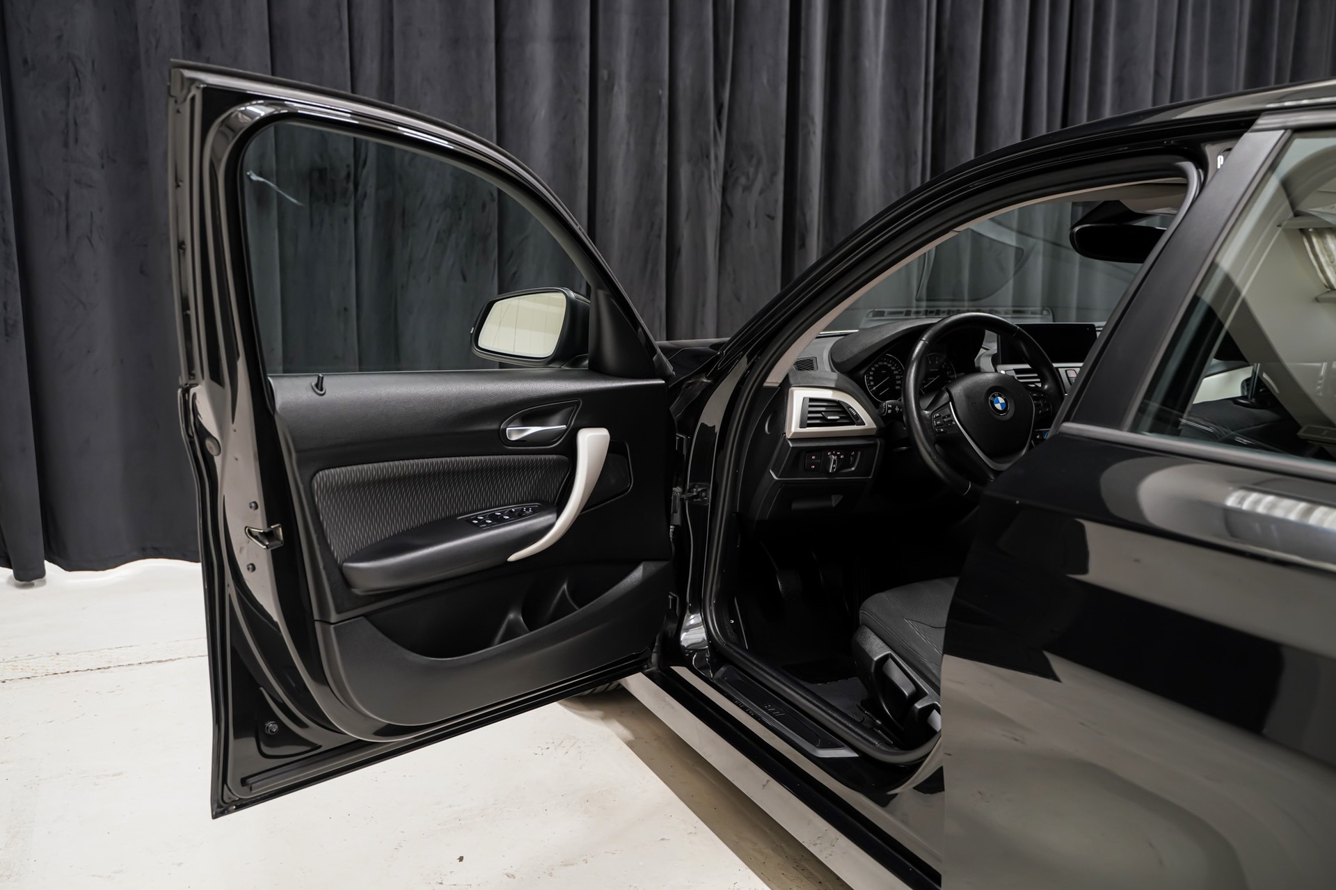 BMW 118i Urban Line-image-7