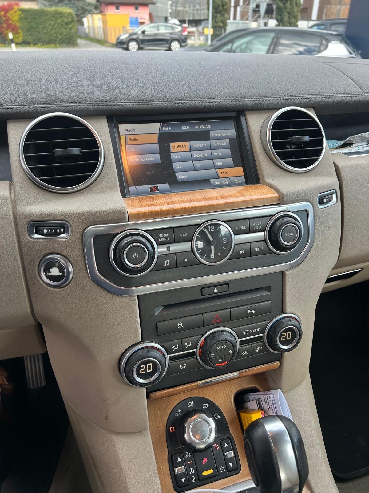 LAND ROVER Discovery 3.0 TDV6 HSE Automatic-image-5