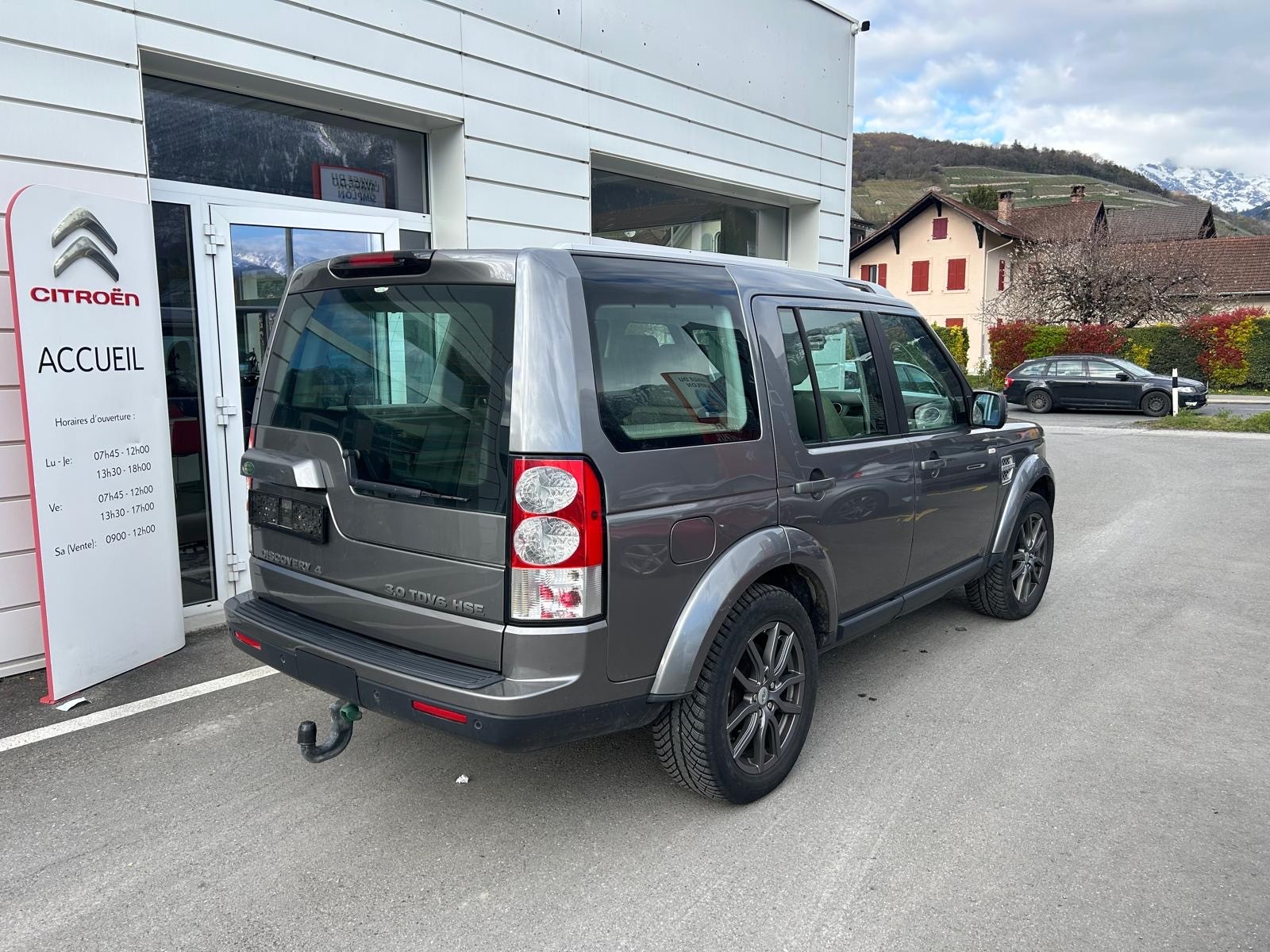 LAND ROVER Discovery 3.0 TDV6 HSE Automatic-image-3