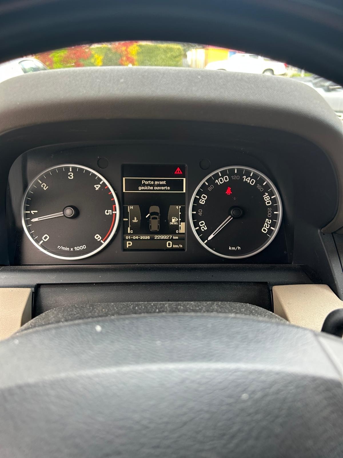 LAND ROVER Discovery 3.0 TDV6 HSE Automatic-image-4