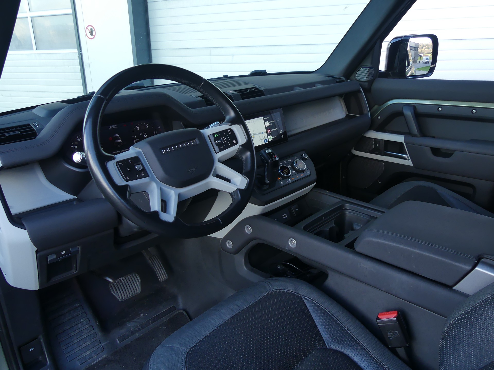 LAND ROVER Defender90 I6 250 X-D SE-image-8
