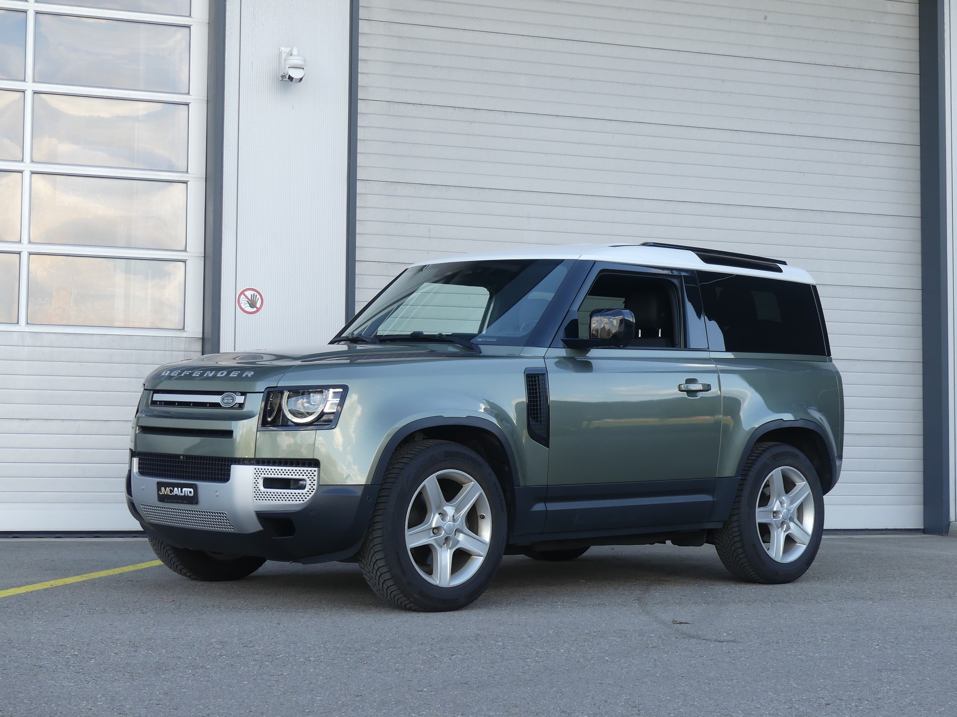 LAND ROVER Defender90 I6 250 X-D SE-image-4