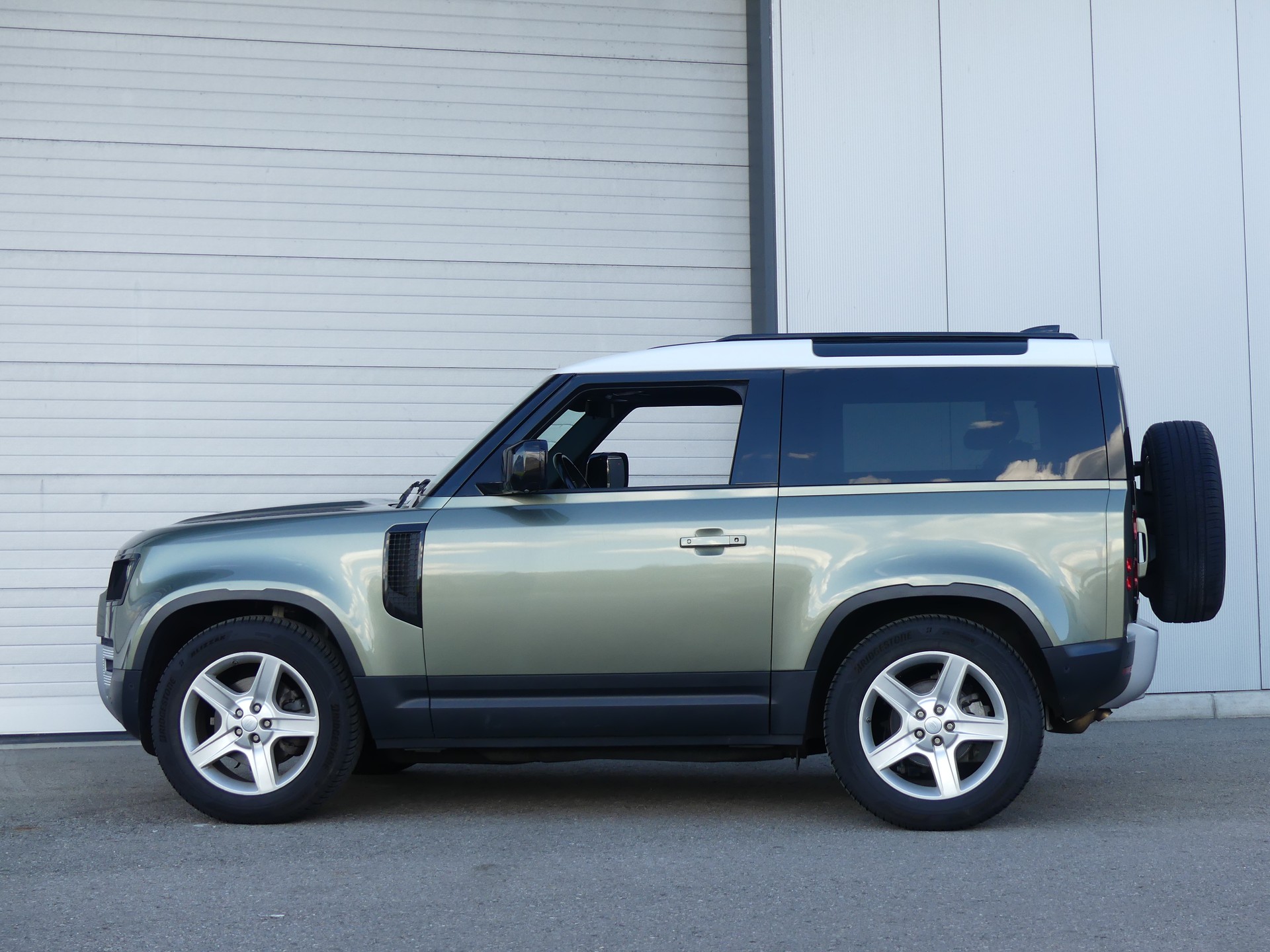 LAND ROVER Defender90 I6 250 X-D SE-image-12