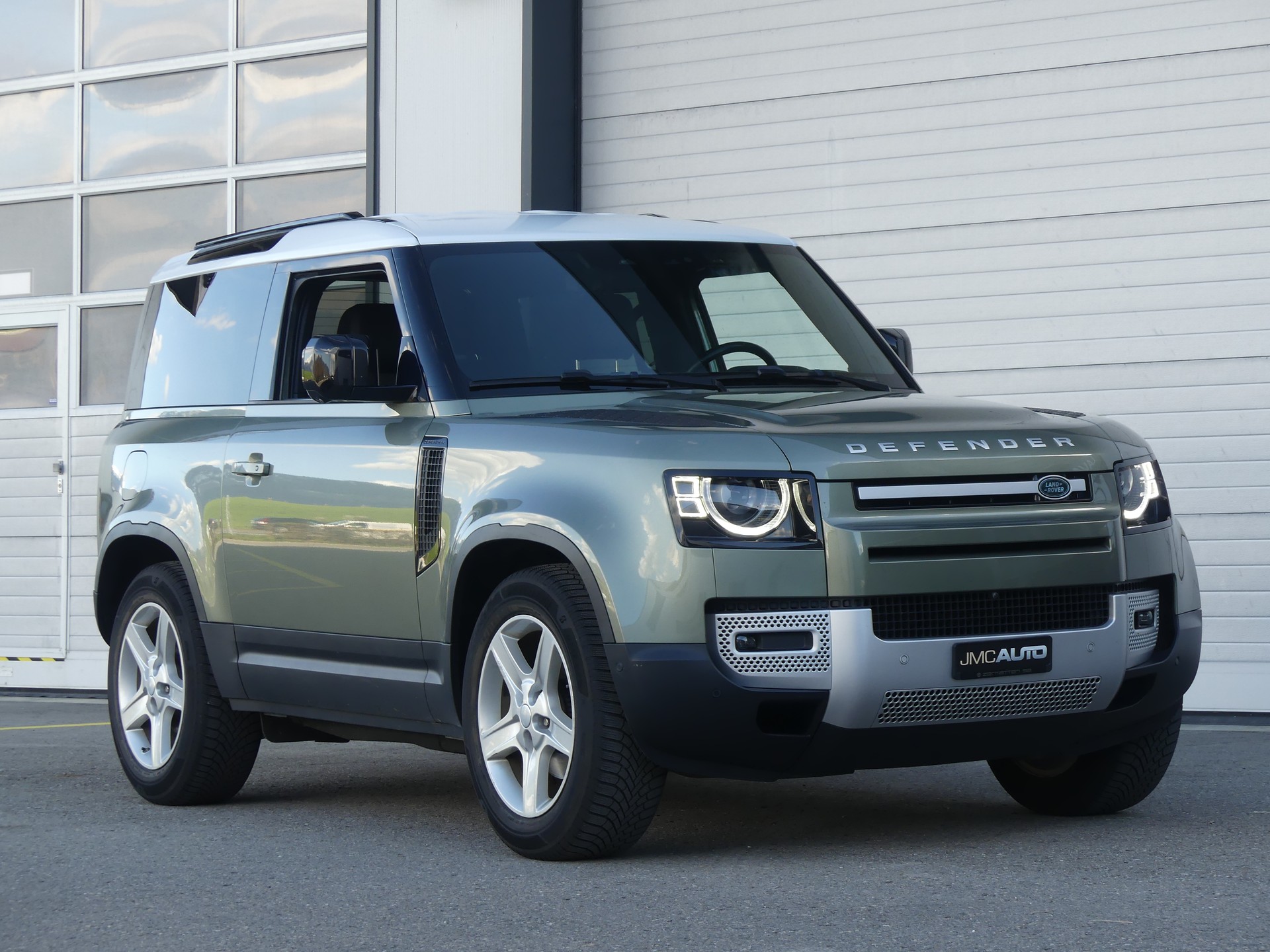 LAND ROVER Defender90 I6 250 X-D SE-image-3
