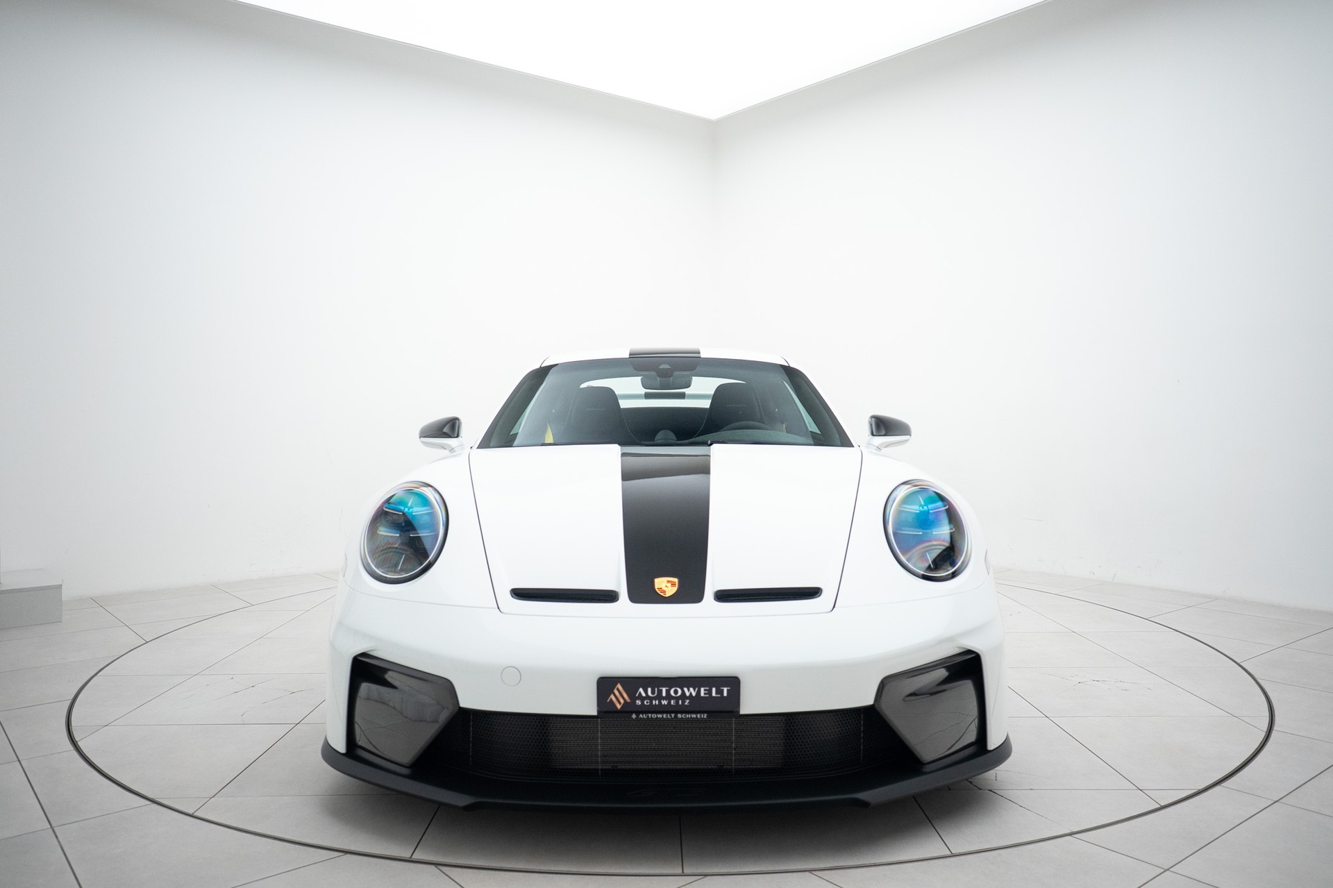 PORSCHE 911 Carrera GT3 Weissach Akrapovic-image-4