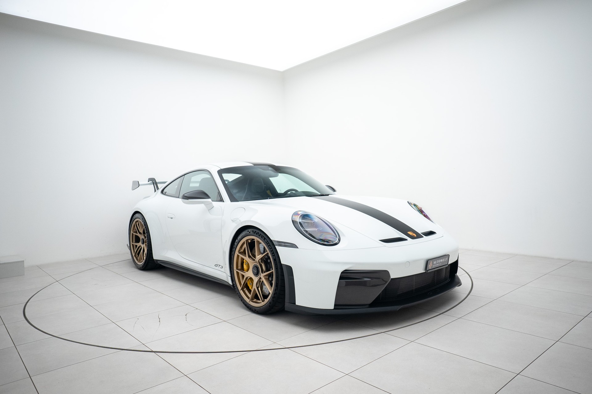 PORSCHE 911 Carrera GT3 Weissach Akrapovic-image-0