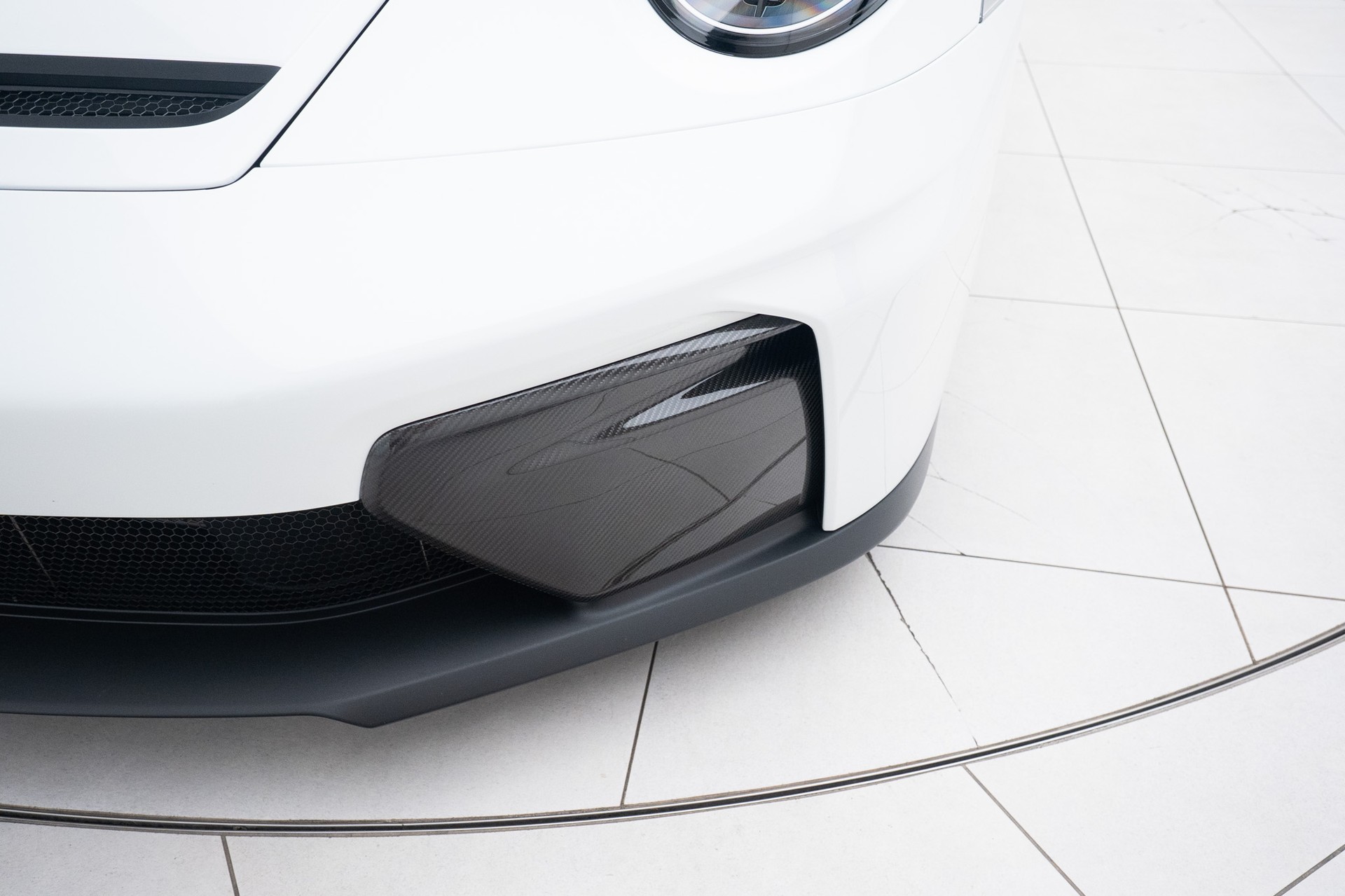 PORSCHE 911 Carrera GT3 Weissach Akrapovic-image-21
