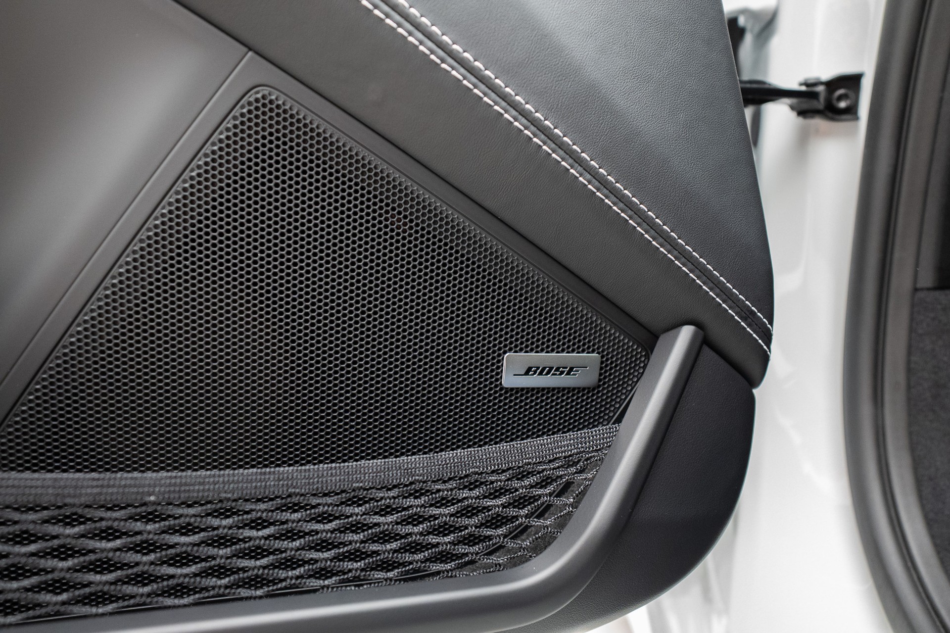 PORSCHE 911 Carrera GT3 Weissach Akrapovic-image-8