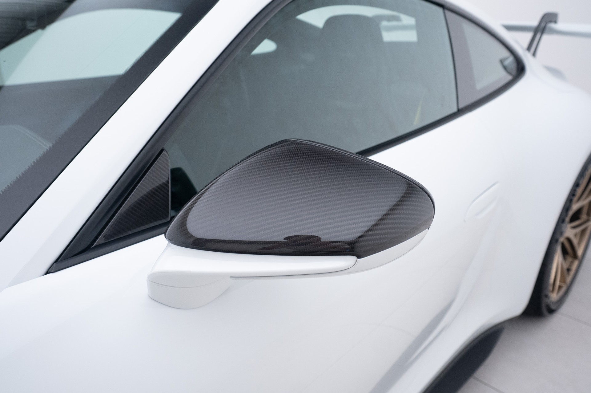 PORSCHE 911 Carrera GT3 Weissach Akrapovic-image-23