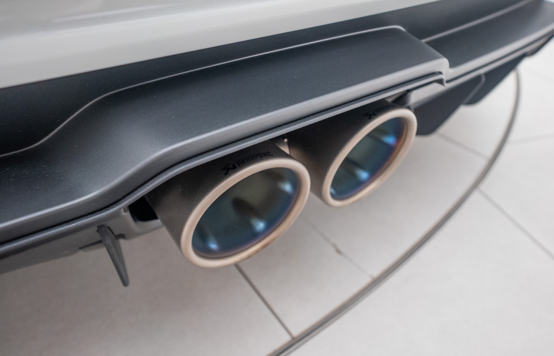 PORSCHE 911 Carrera GT3 Weissach Akrapovic-image-26