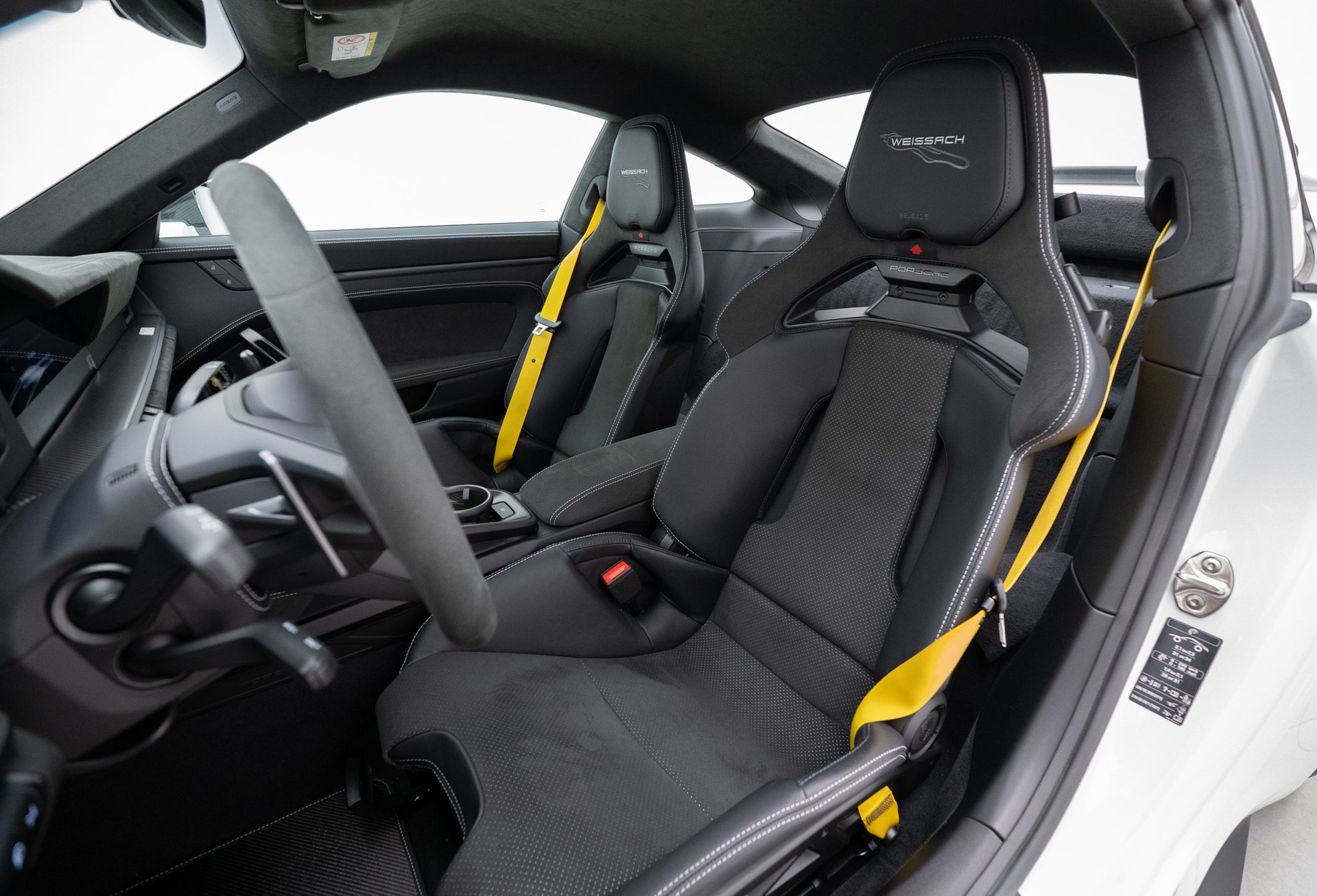 PORSCHE 911 Carrera GT3 Weissach Akrapovic-image-9