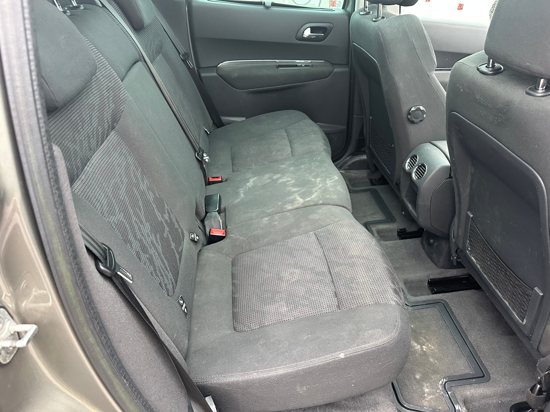 PEUGEOT 3008 1.6 HDI Swiss Edition EGS6-image-11