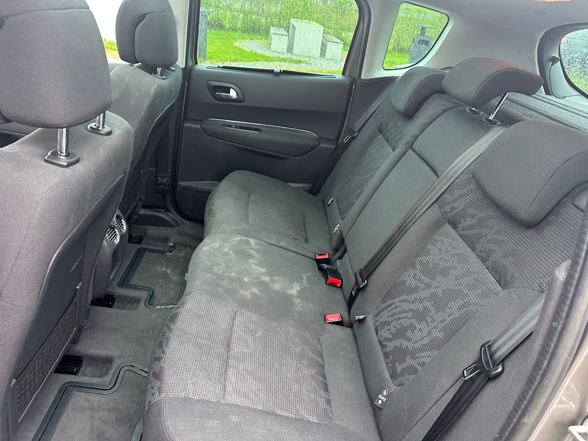PEUGEOT 3008 1.6 HDI Swiss Edition EGS6-image-12