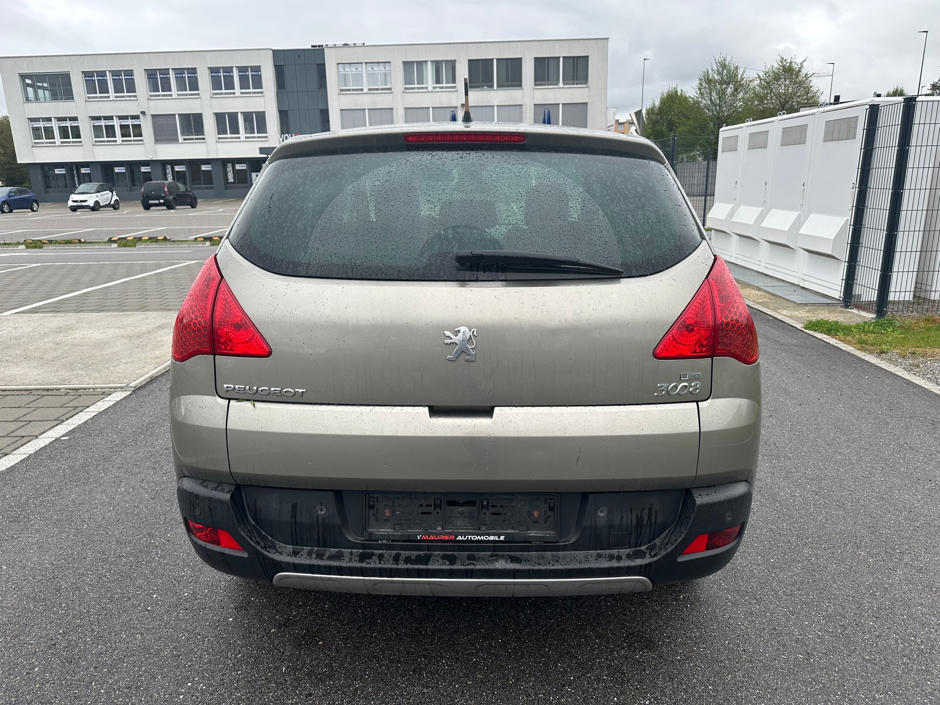 PEUGEOT 3008 1.6 HDI Swiss Edition EGS6-image-4