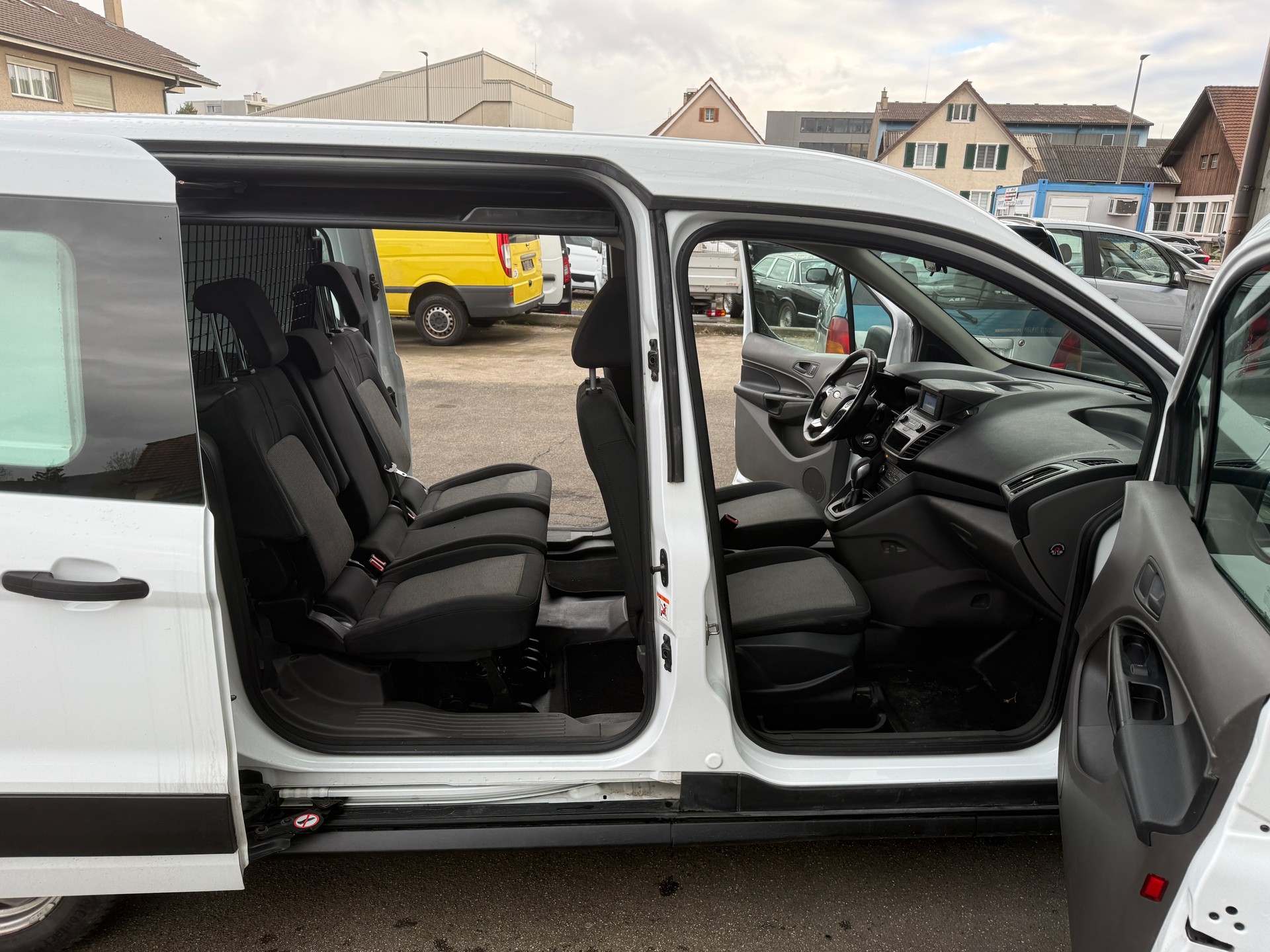 FORD Transit Connect Van T230 DCIV 1.5 EcoBlue Ambi. A-image-7